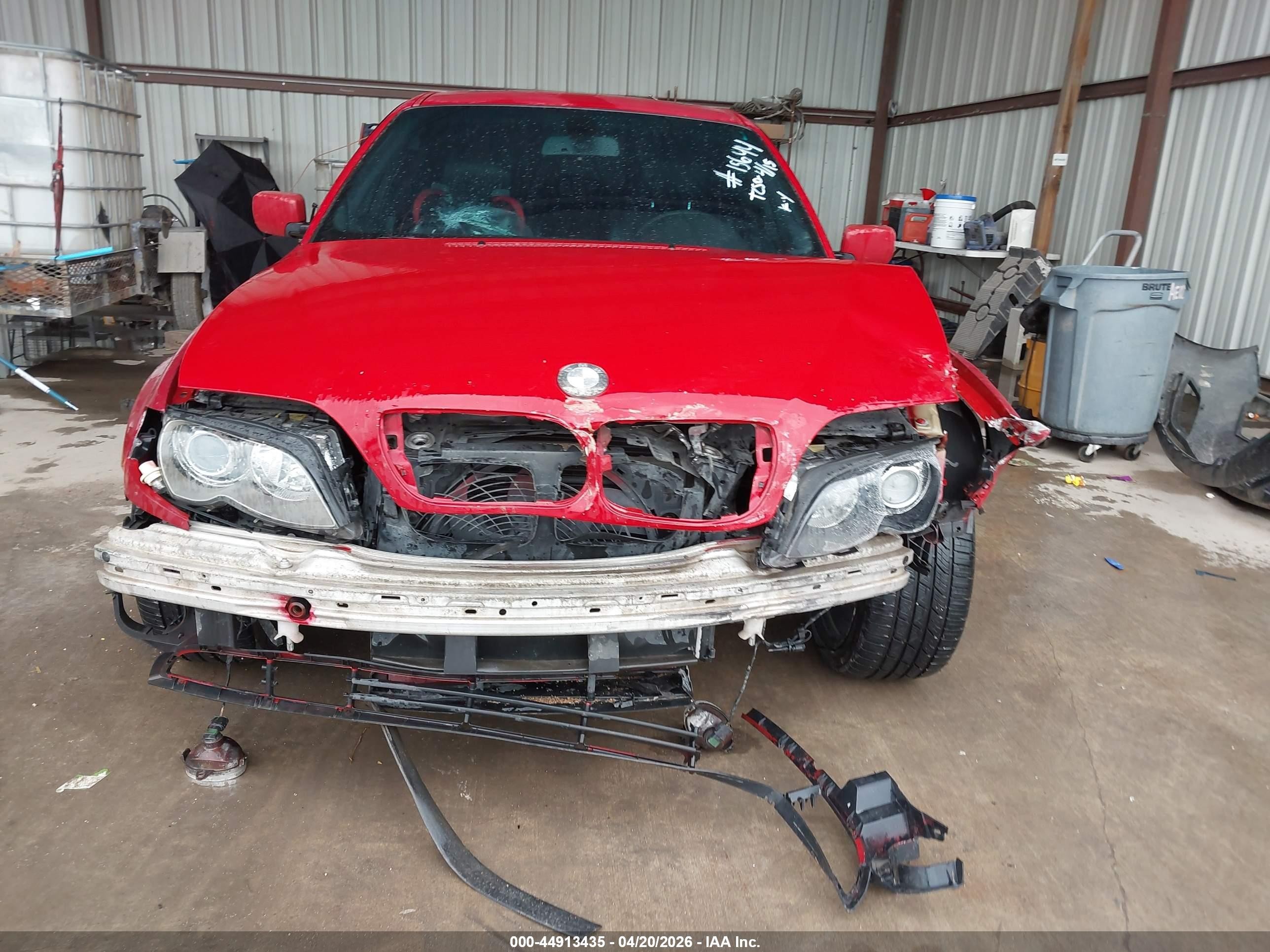 2004 Bmw 330i   Red vin: WBAEV53484KM37514