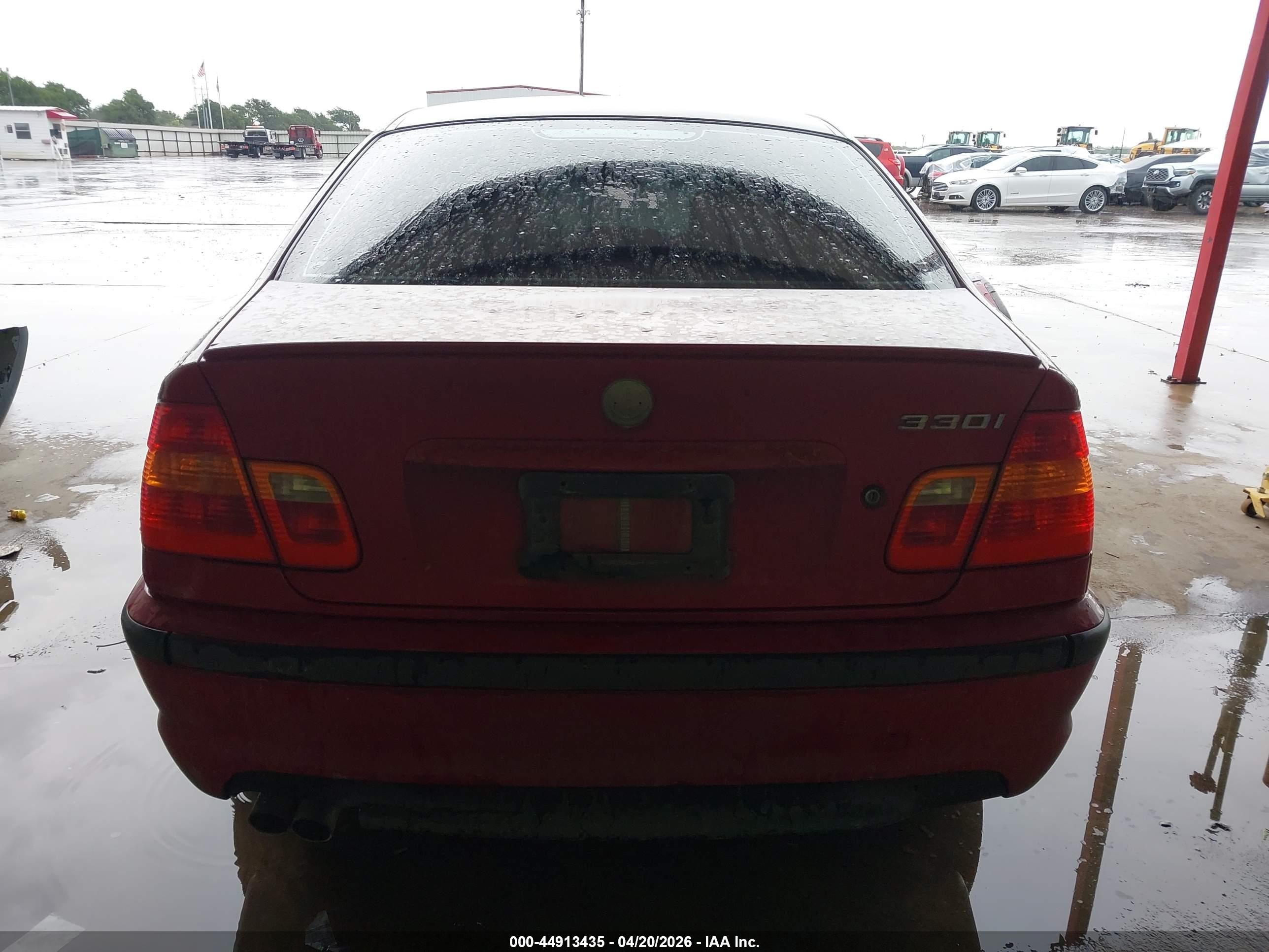 2004 Bmw 330i   Red vin: WBAEV53484KM37514