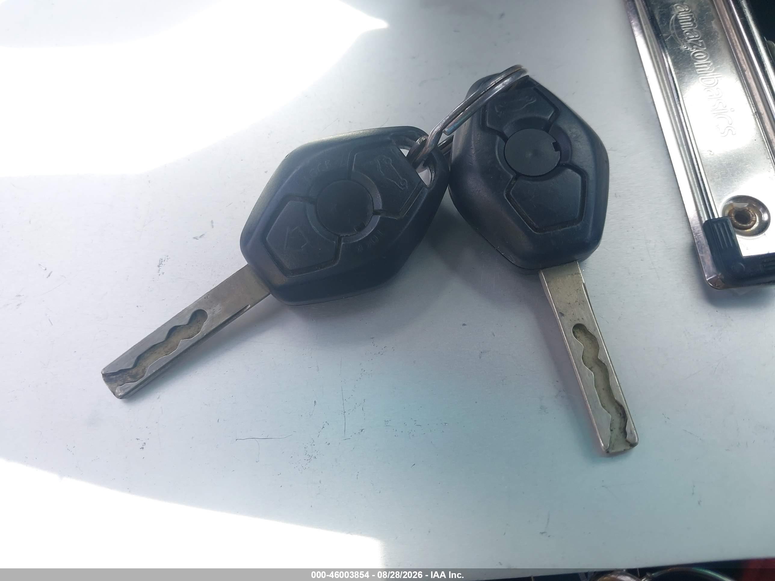 2004 Bmw 330i   Silver vin: WBAEV53484KM38209