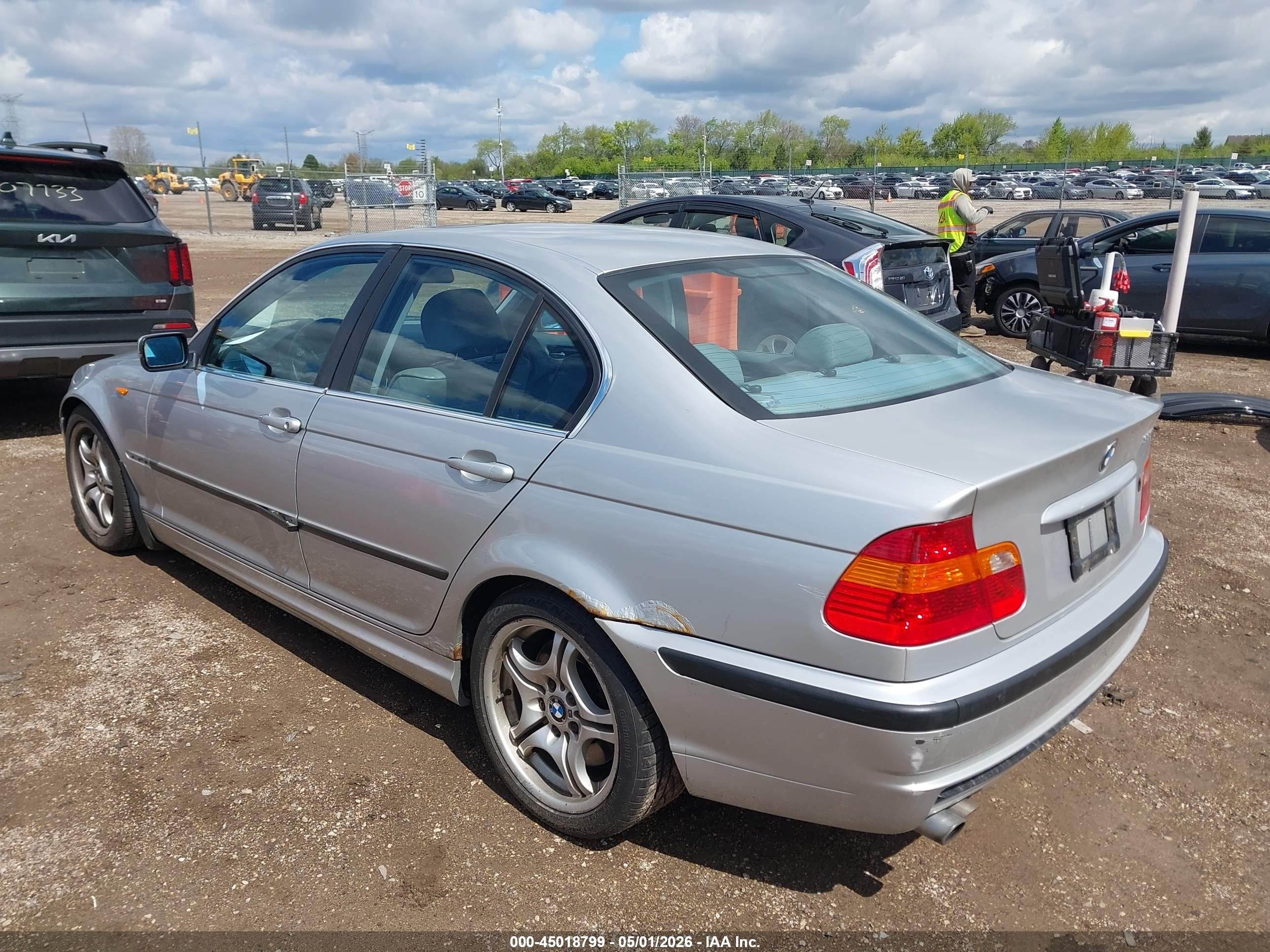2002 Bmw 330i Silver vin: WBAEV53492KM19228
