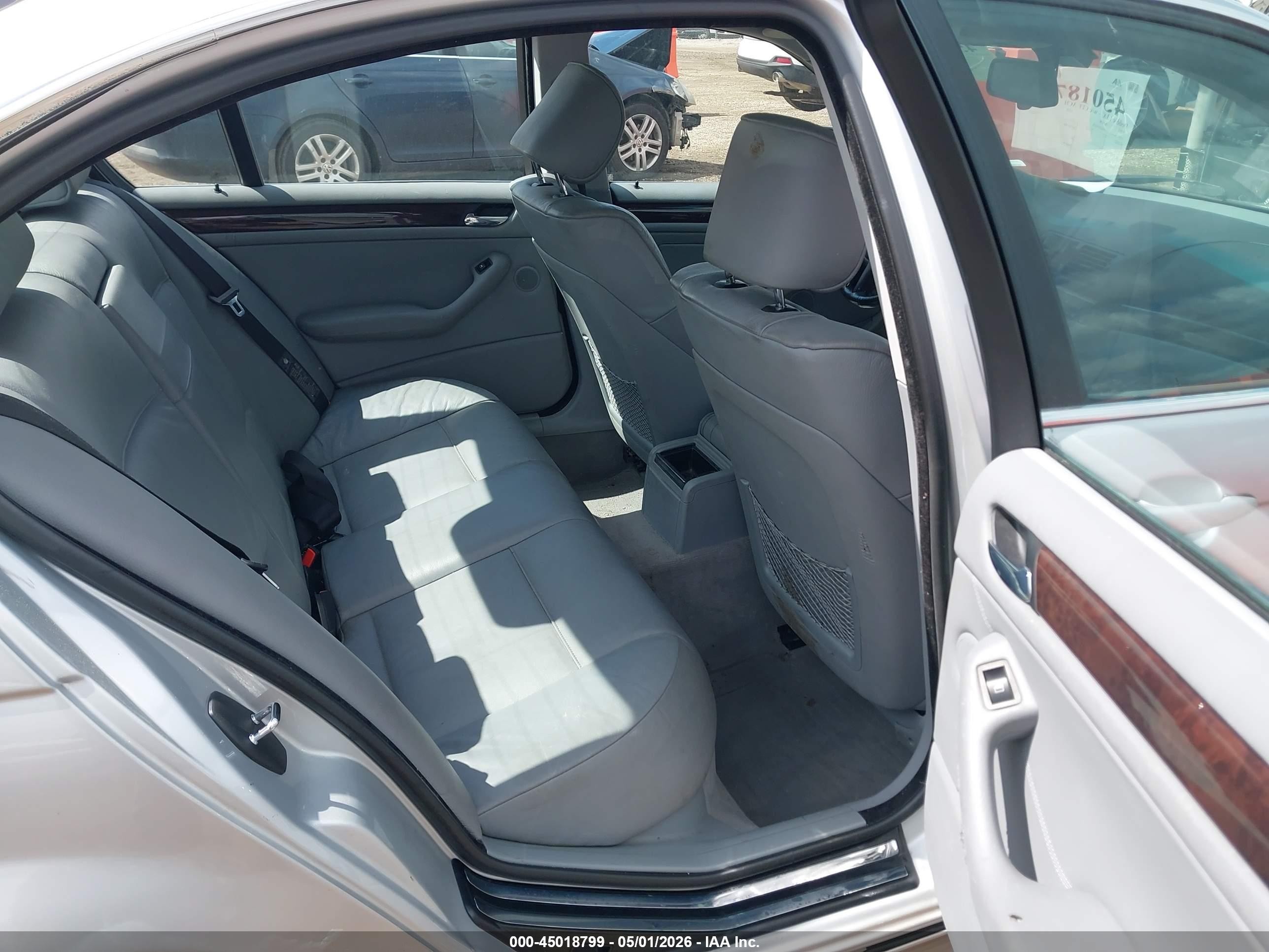 2002 Bmw 330i Silver vin: WBAEV53492KM19228
