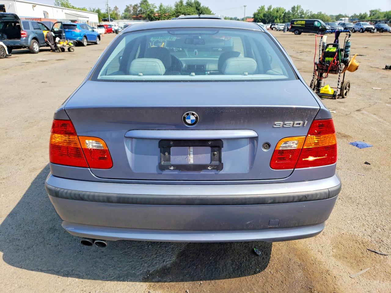 2003 Bmw 330 I Blue vin: WBAEV534X3KM25380