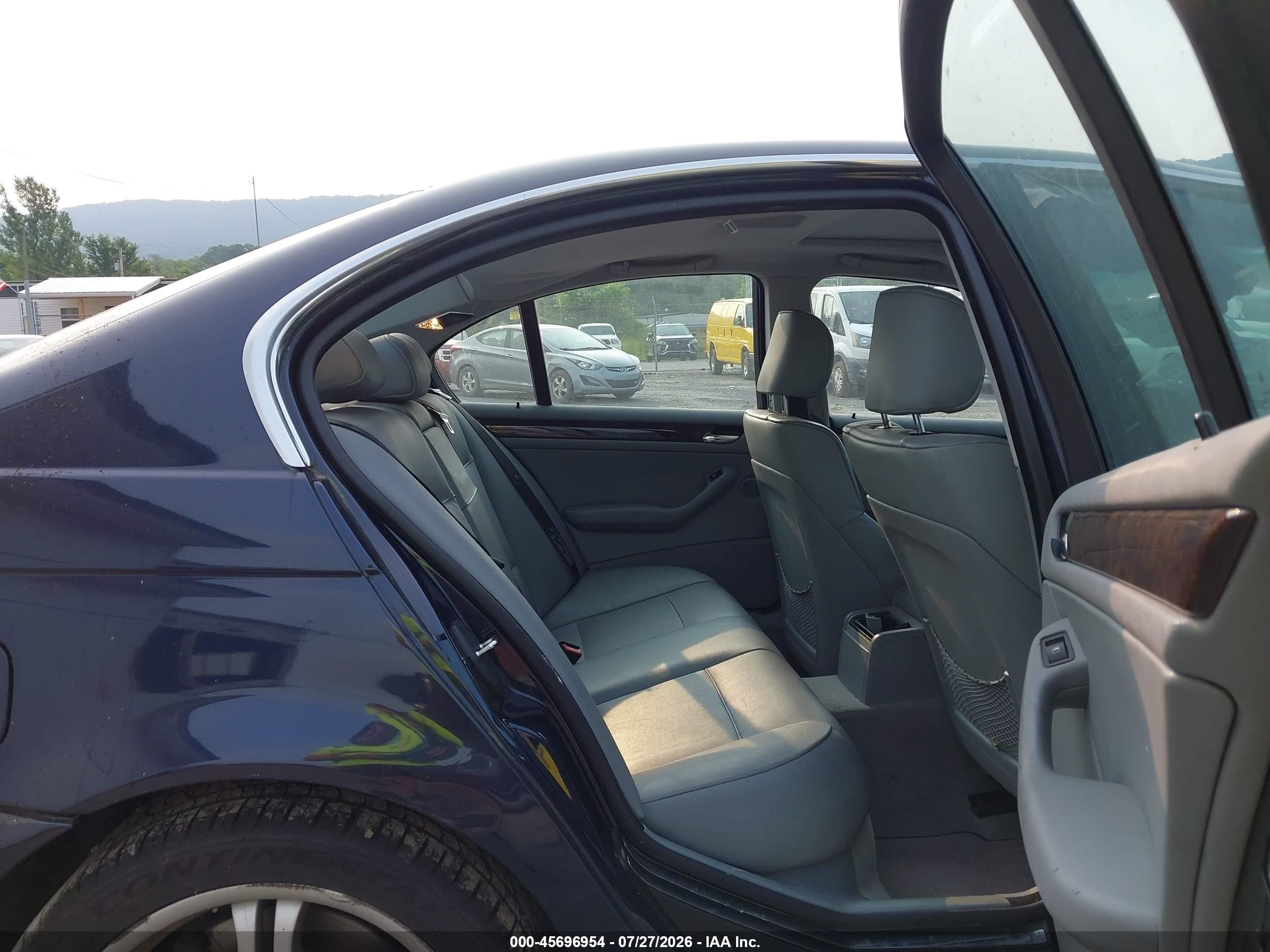 2003 Bmw 330i   Dark Blue vin: WBAEV534X3KM32524