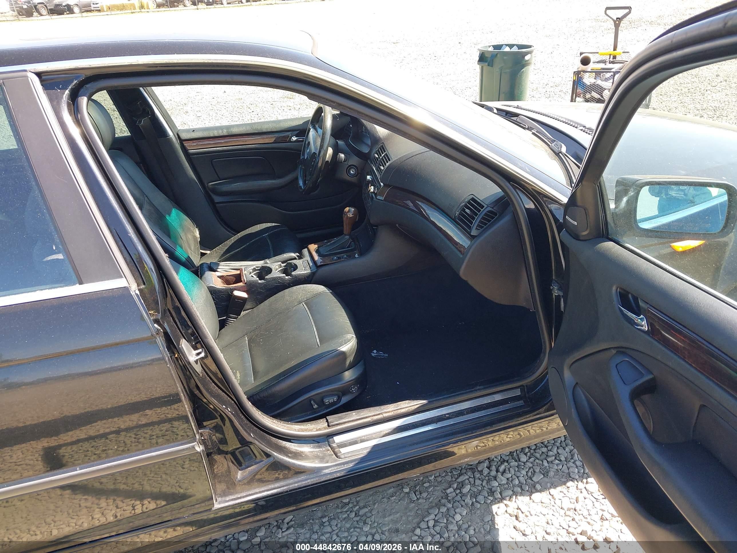 2004 Bmw 330xi   Black vin: WBAEW53444PN35407