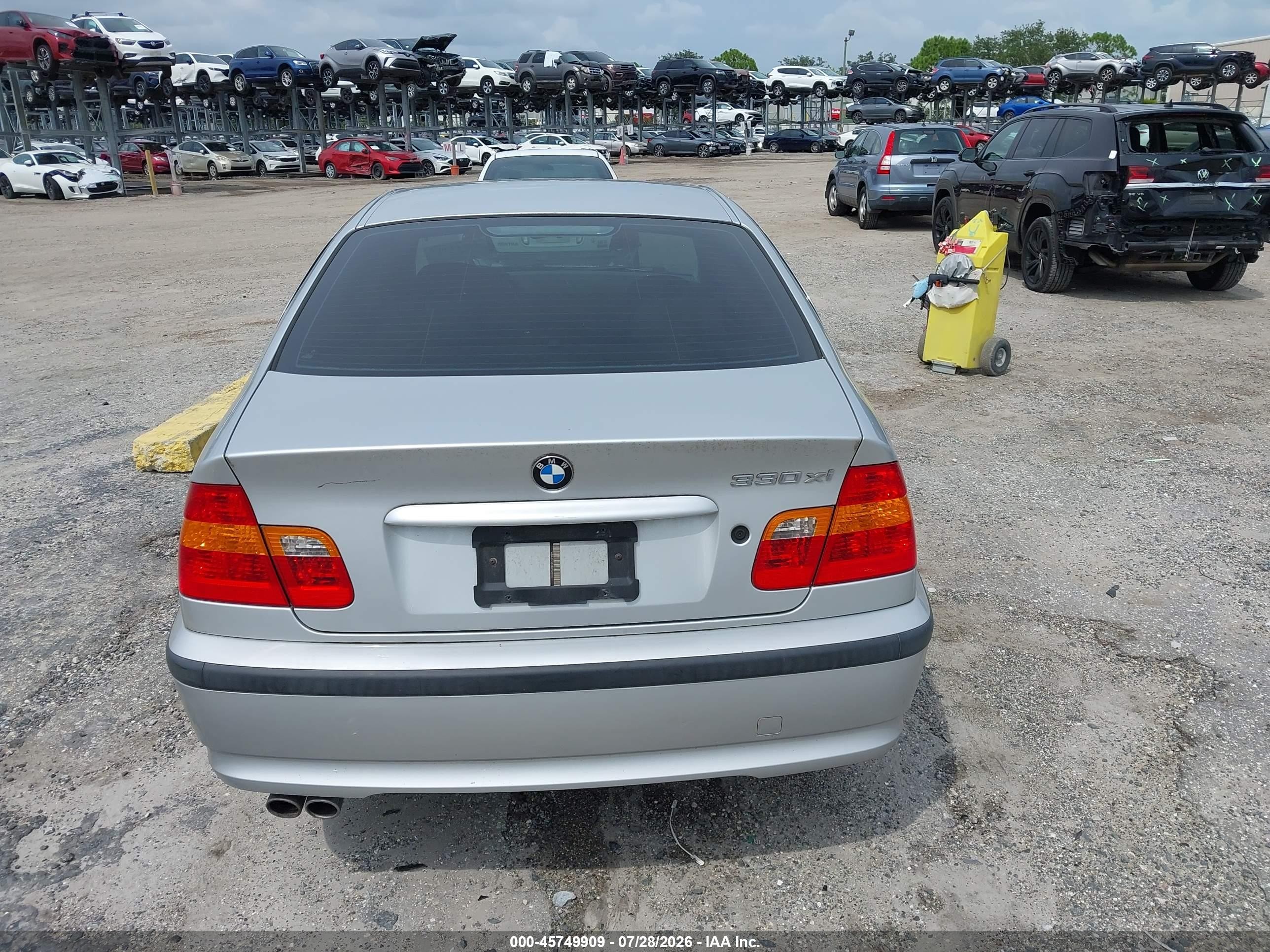 2002 Bmw 330xi   Silver vin: WBAEW53482PG19813