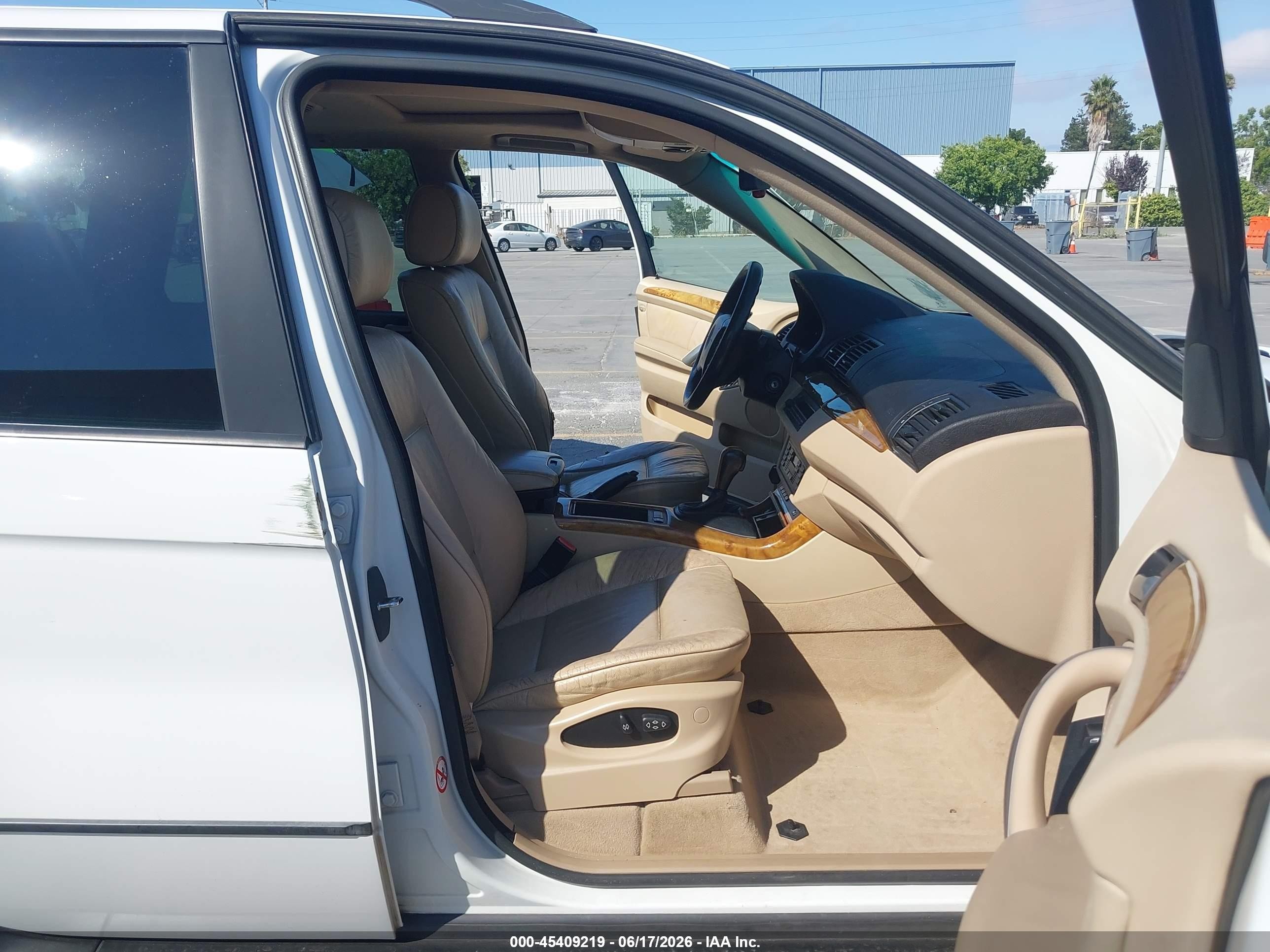 2001 Bmw X5 3.0 Белый vin: WBAFA53501LM73826
