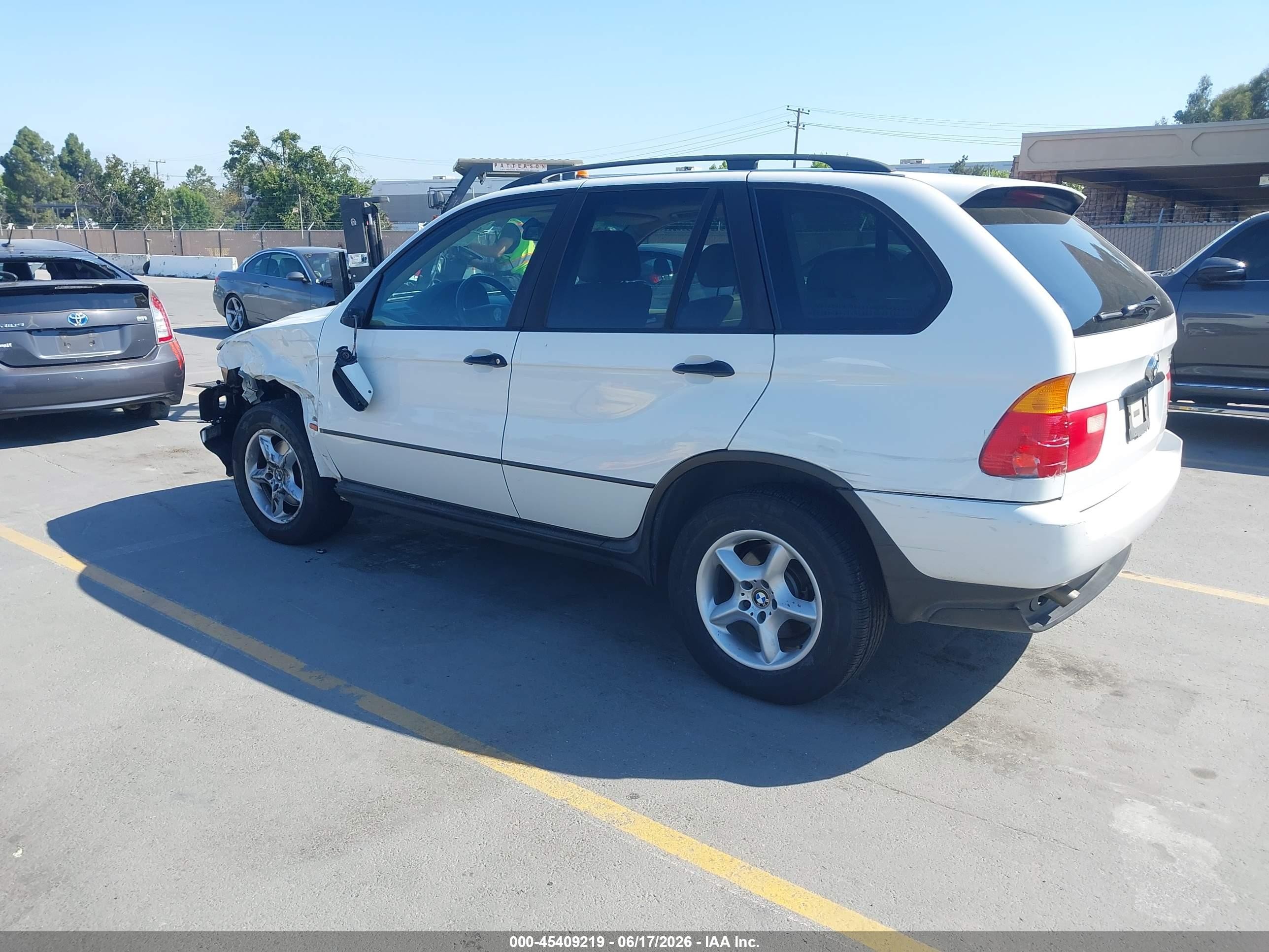 2001 Bmw X5 3.0 Белый vin: WBAFA53501LM73826