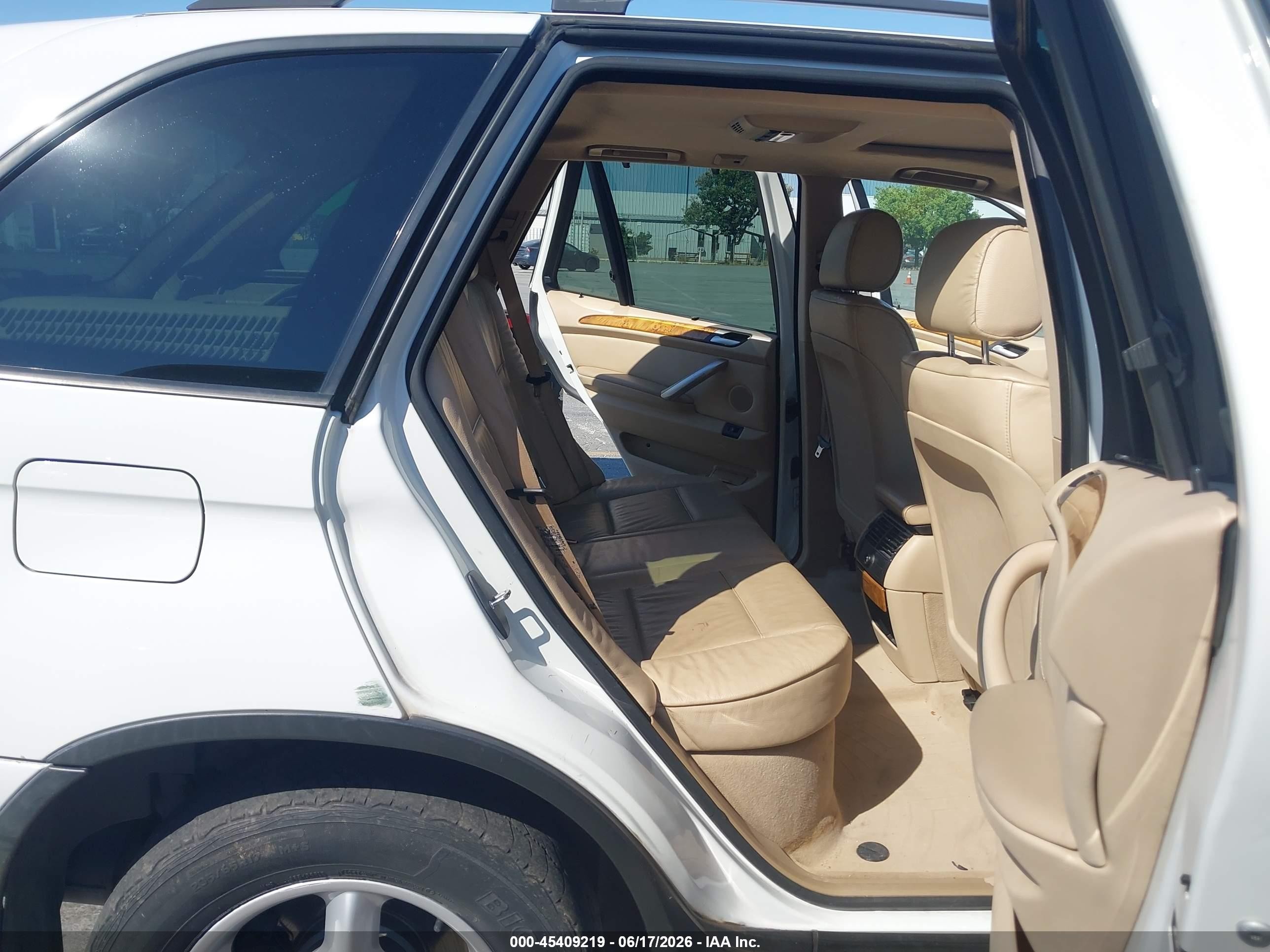 2001 Bmw X5 3.0 Белый vin: WBAFA53501LM73826