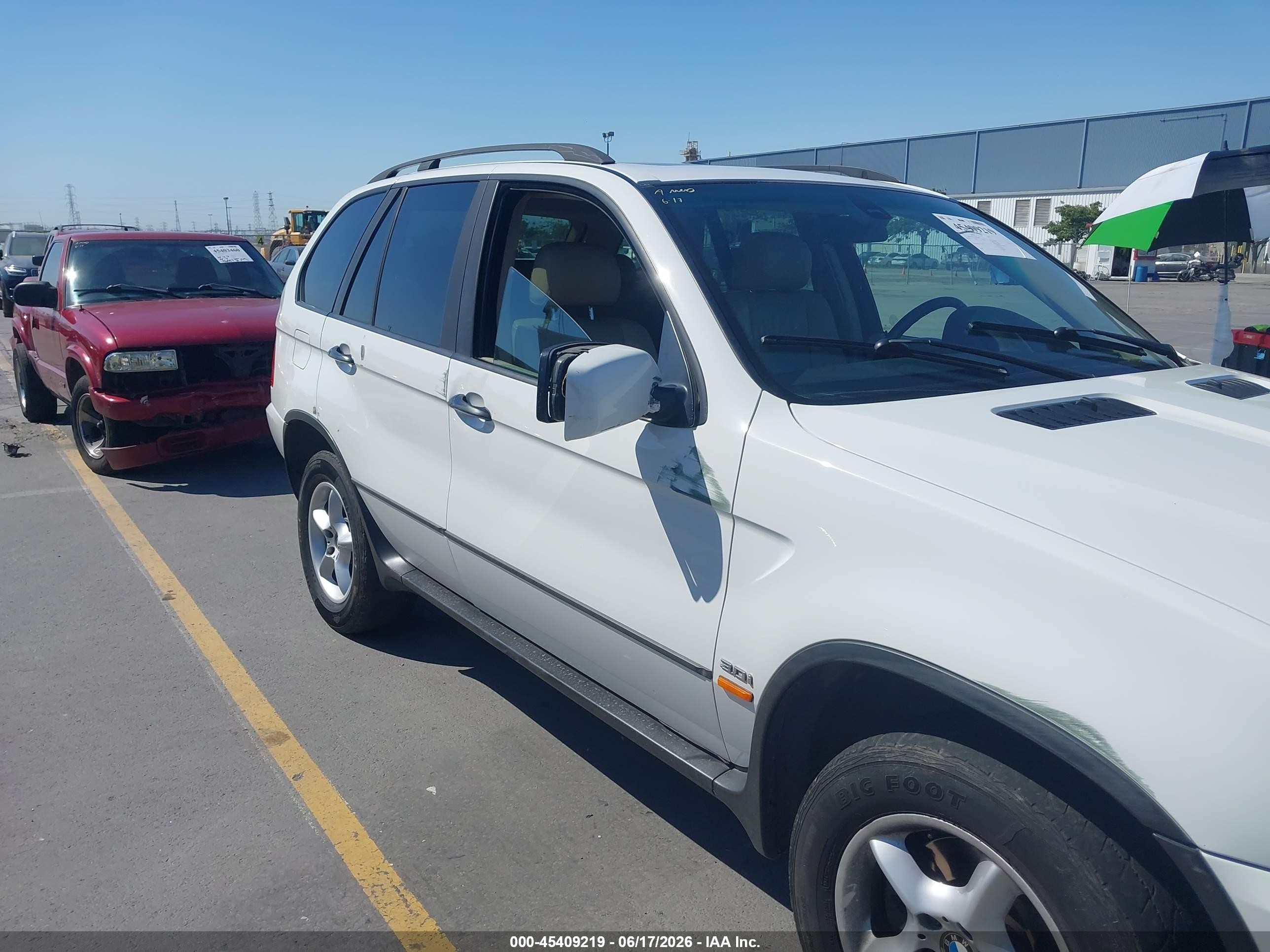 2001 Bmw X5 3.0 Белый vin: WBAFA53501LM73826
