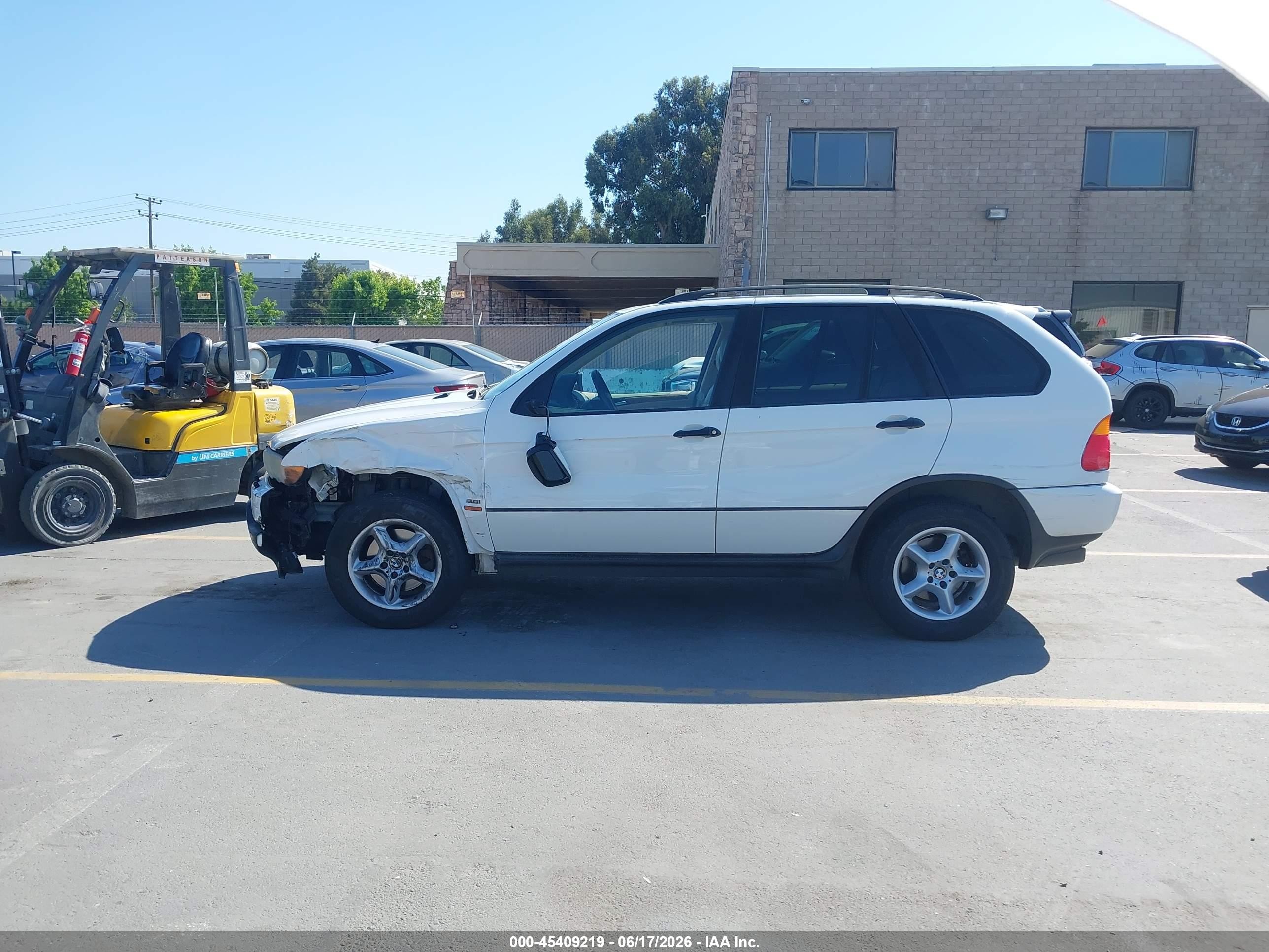 2001 Bmw X5 3.0 Белый vin: WBAFA53501LM73826