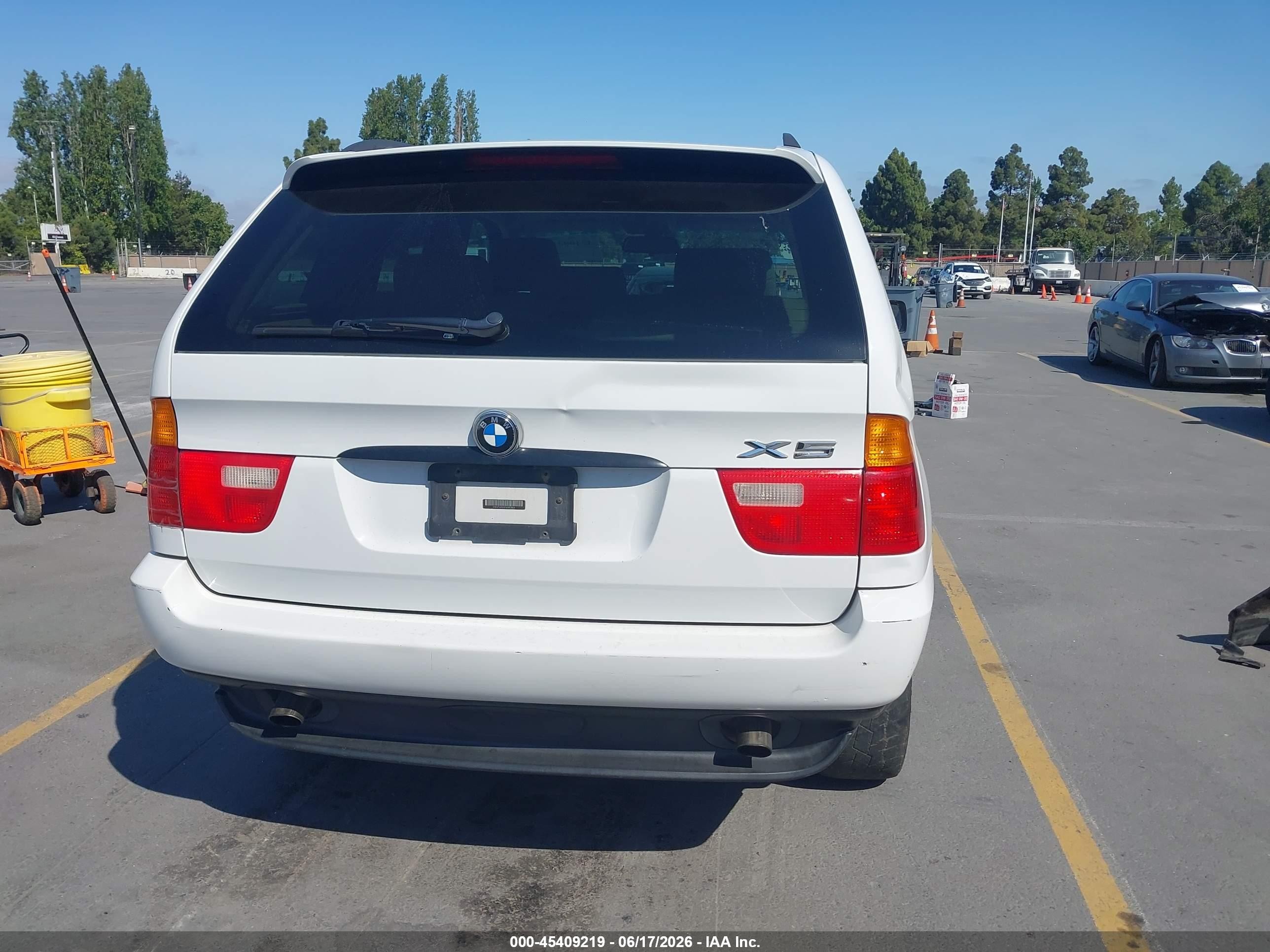 2001 Bmw X5 3.0 Белый vin: WBAFA53501LM73826