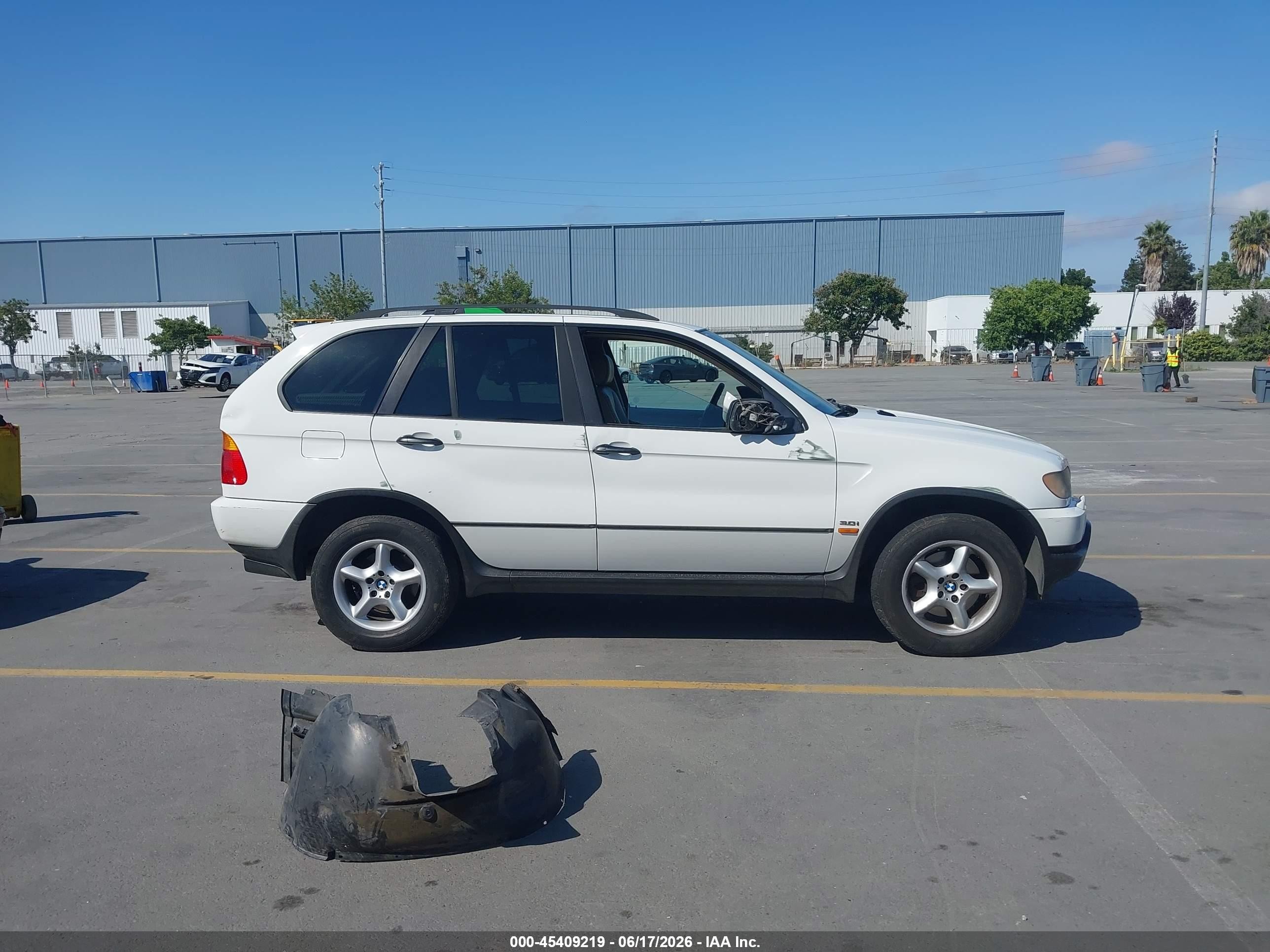 2001 Bmw X5 3.0 Белый vin: WBAFA53501LM73826