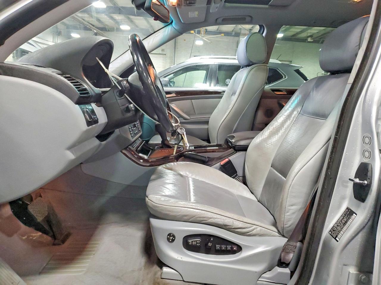 2000 Bmw X5 4.4i Silver vin: WBAFB3359YLH04768
