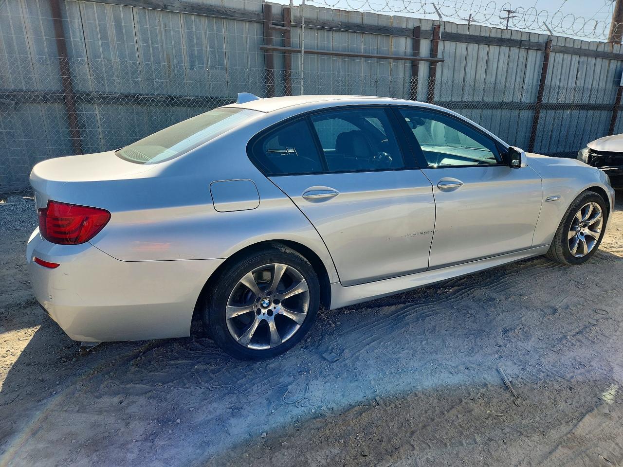 2011 Bmw 528 I Silver vin: WBAFR1C50BC742880