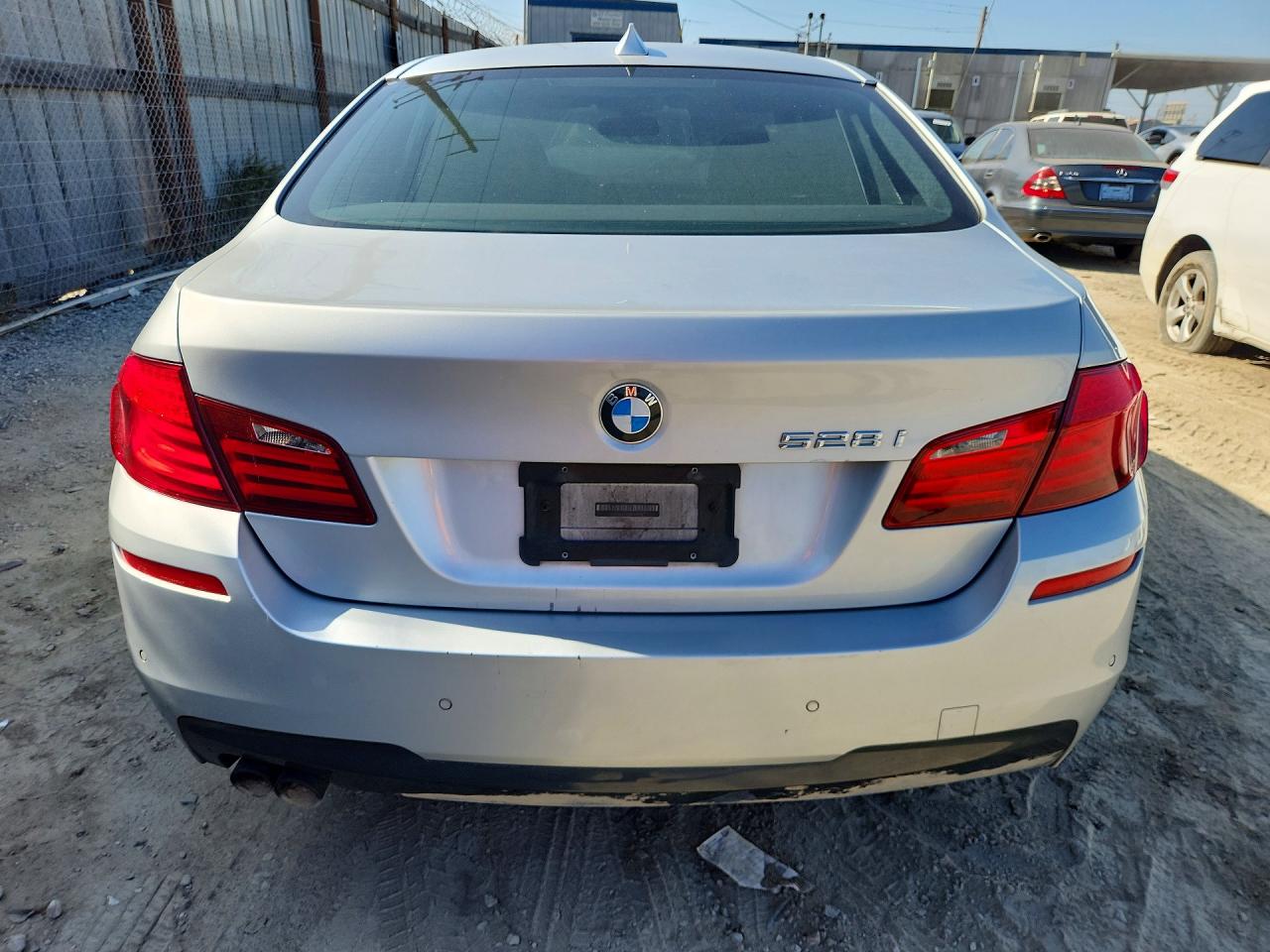 2011 Bmw 528 I Silver vin: WBAFR1C50BC742880