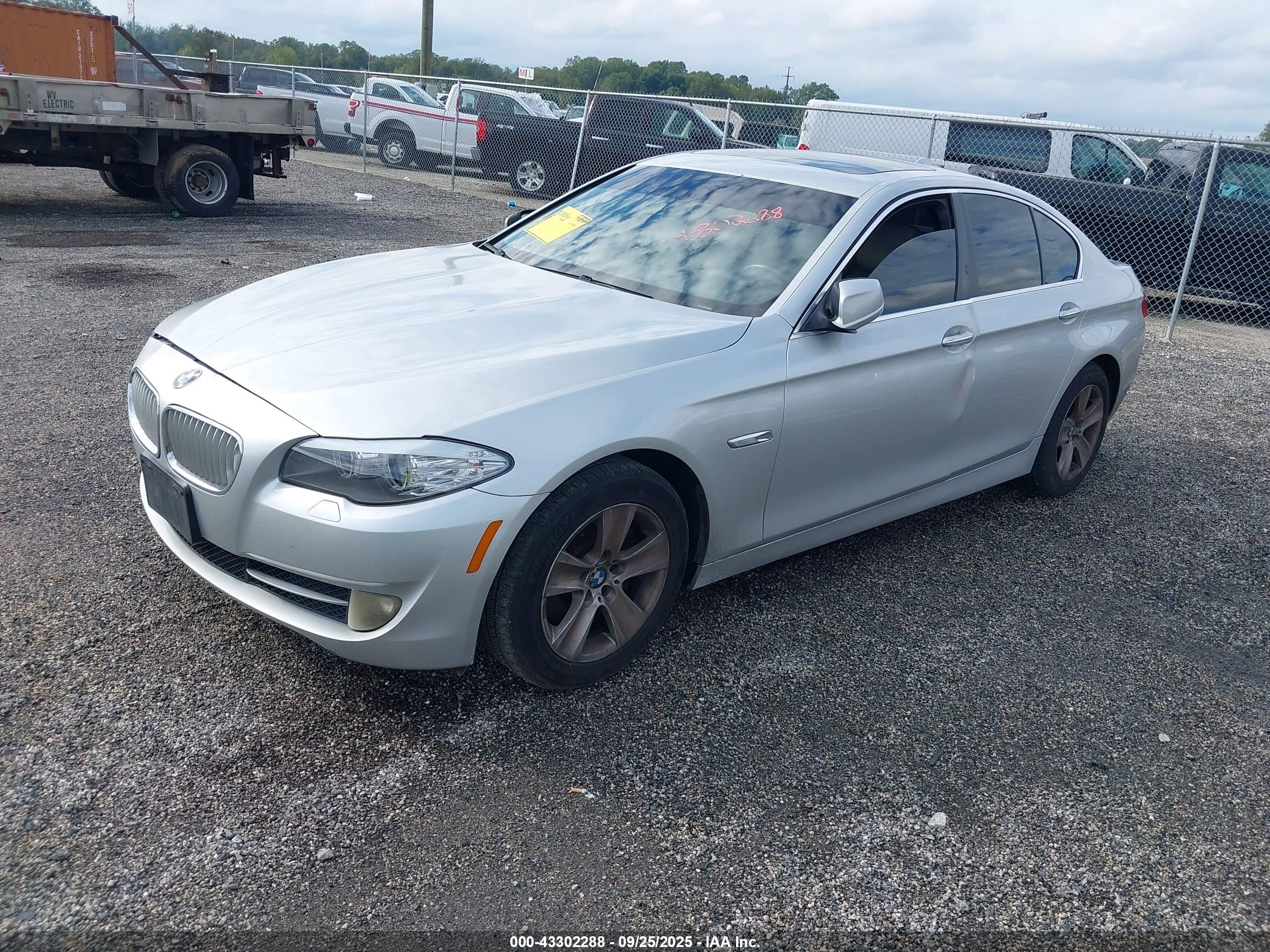 2011 Bmw 528i   Silver vin: WBAFR1C51BC672712