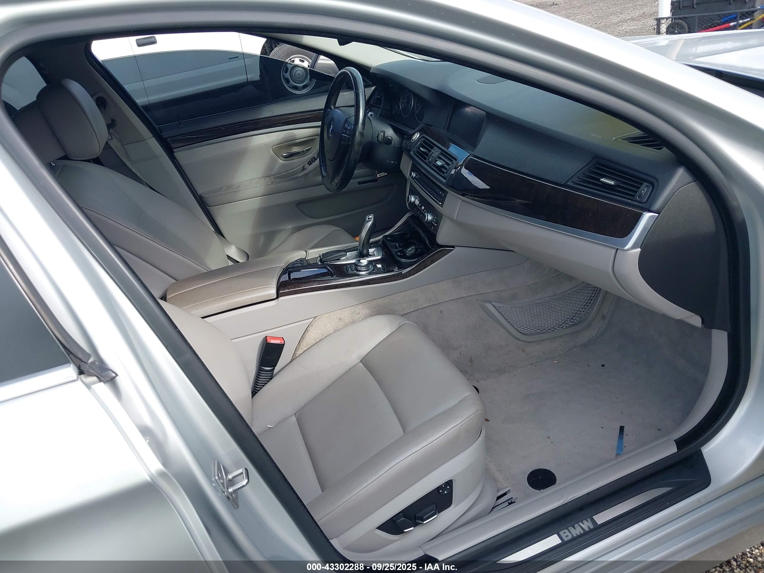 2011 Bmw 528i   Silver vin: WBAFR1C51BC672712