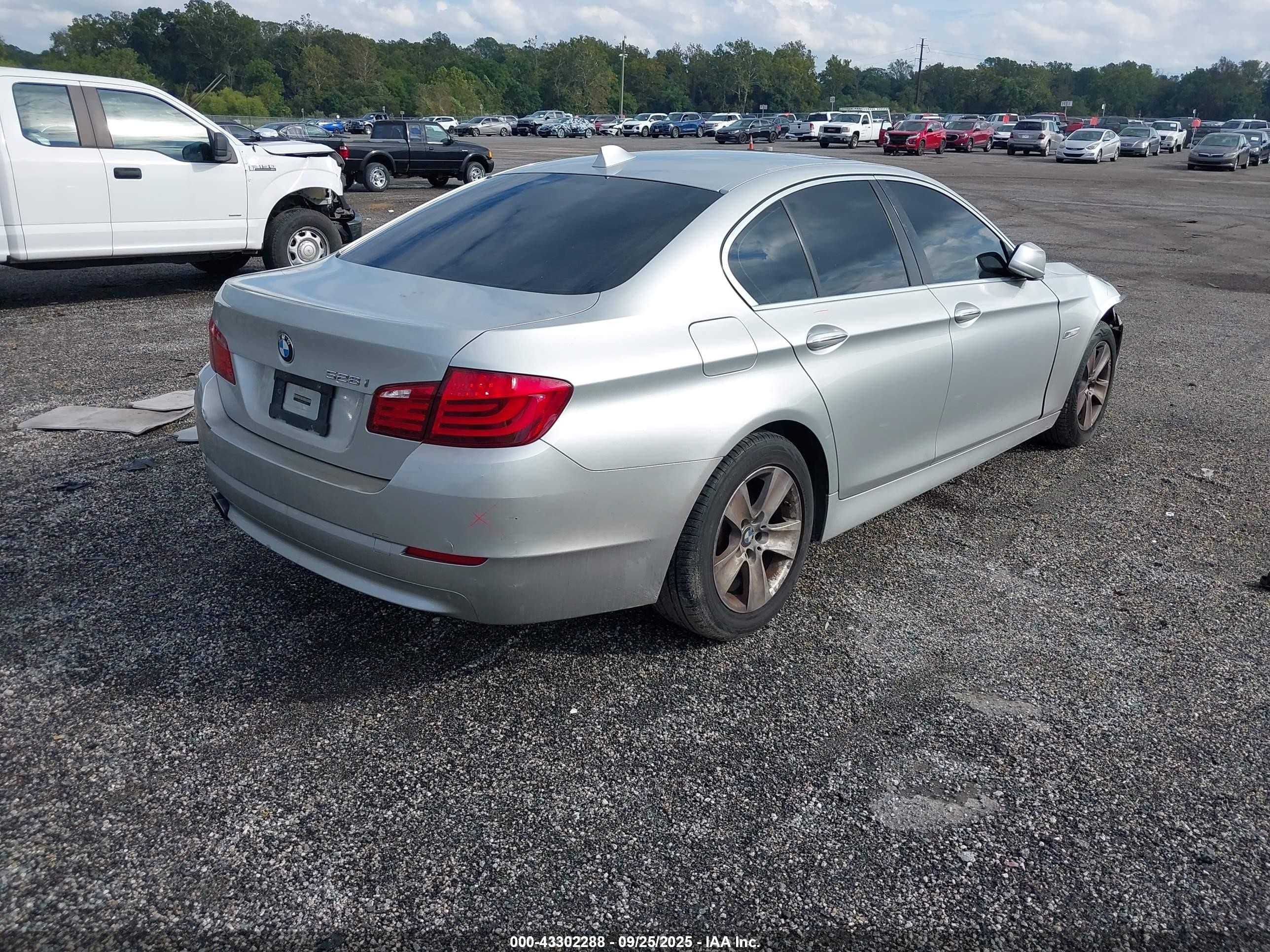 2011 Bmw 528i   Silver vin: WBAFR1C51BC672712