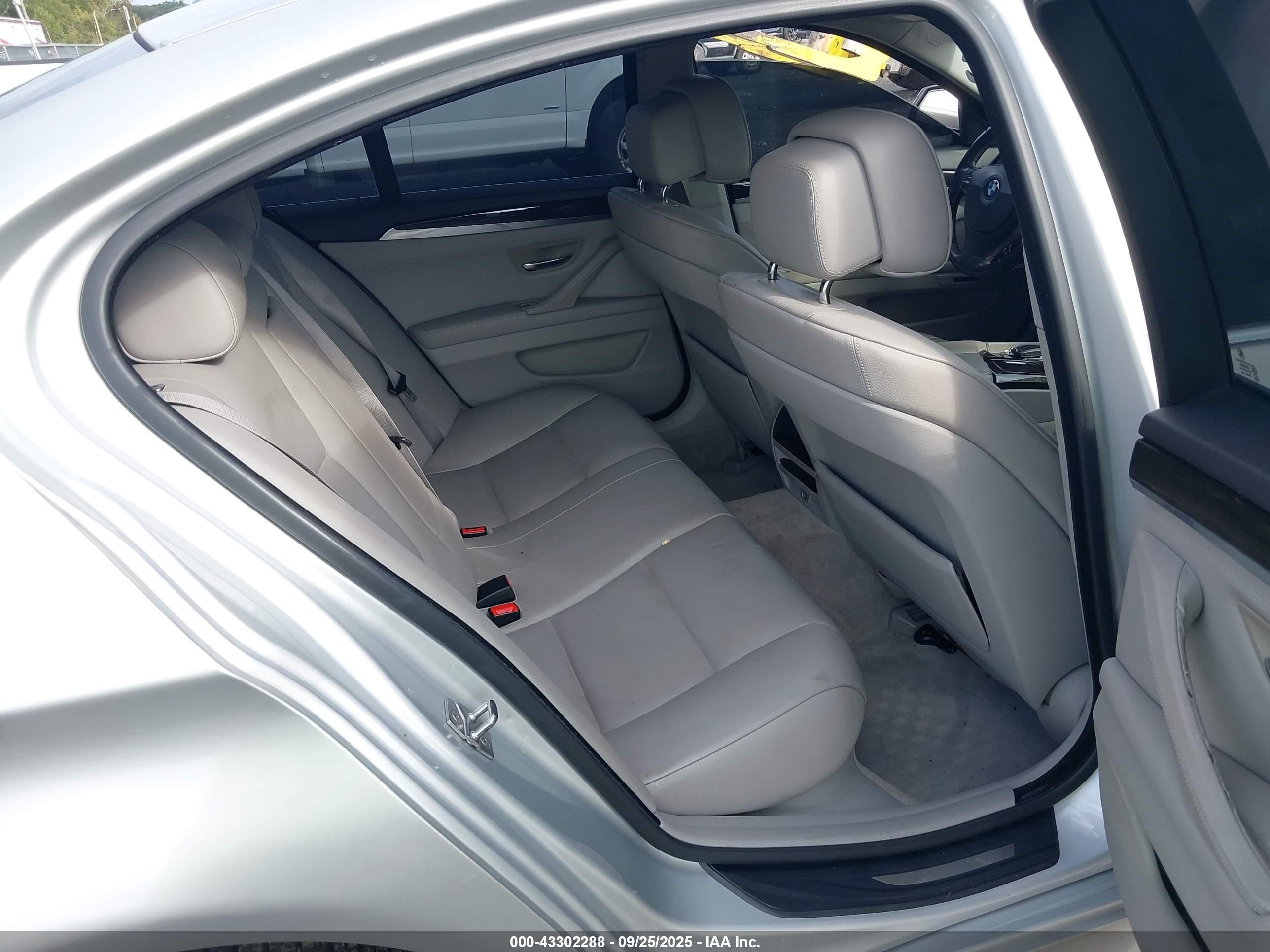 2011 Bmw 528i   Silver vin: WBAFR1C51BC672712
