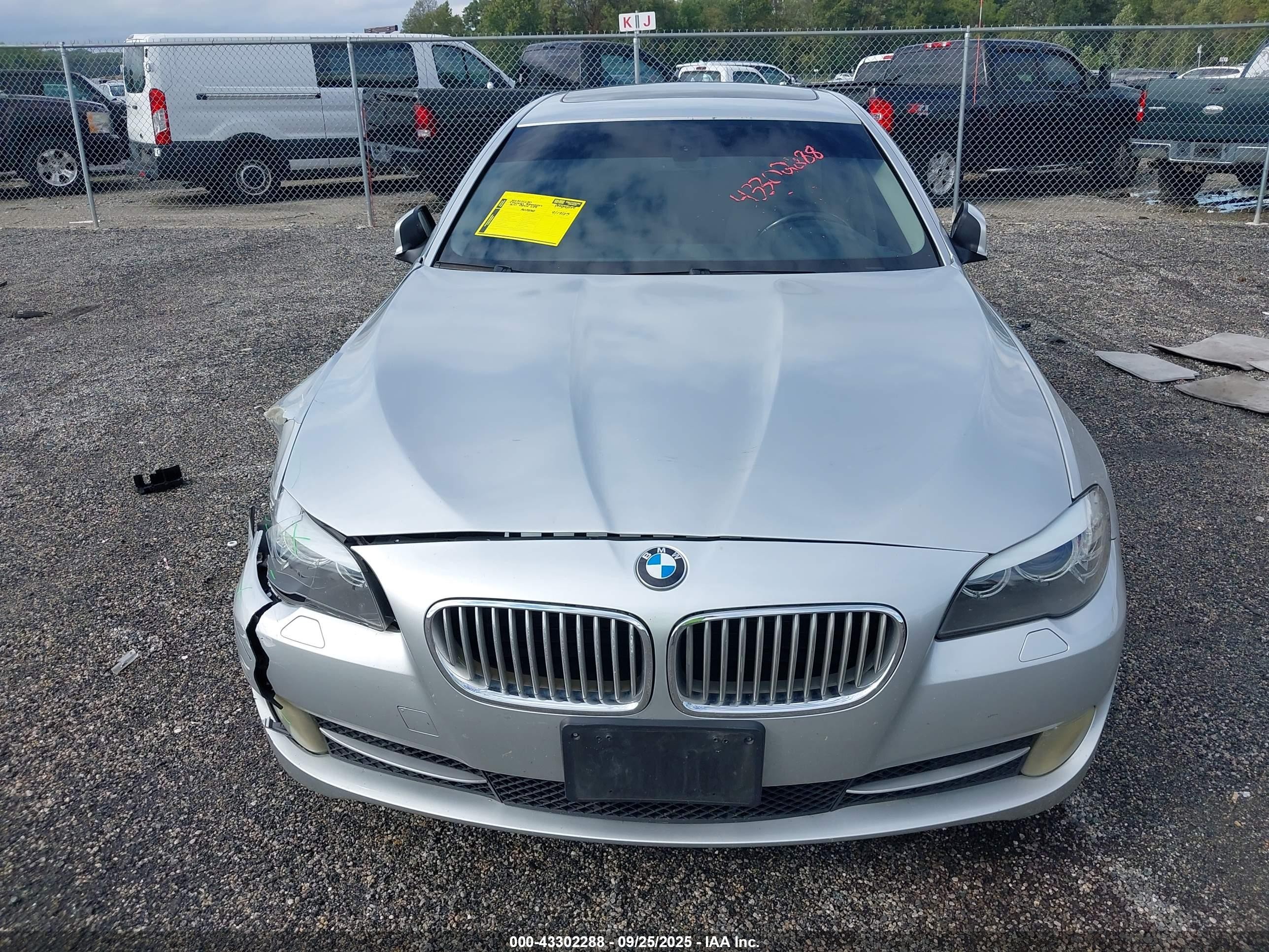 2011 Bmw 528i   Silver vin: WBAFR1C51BC672712