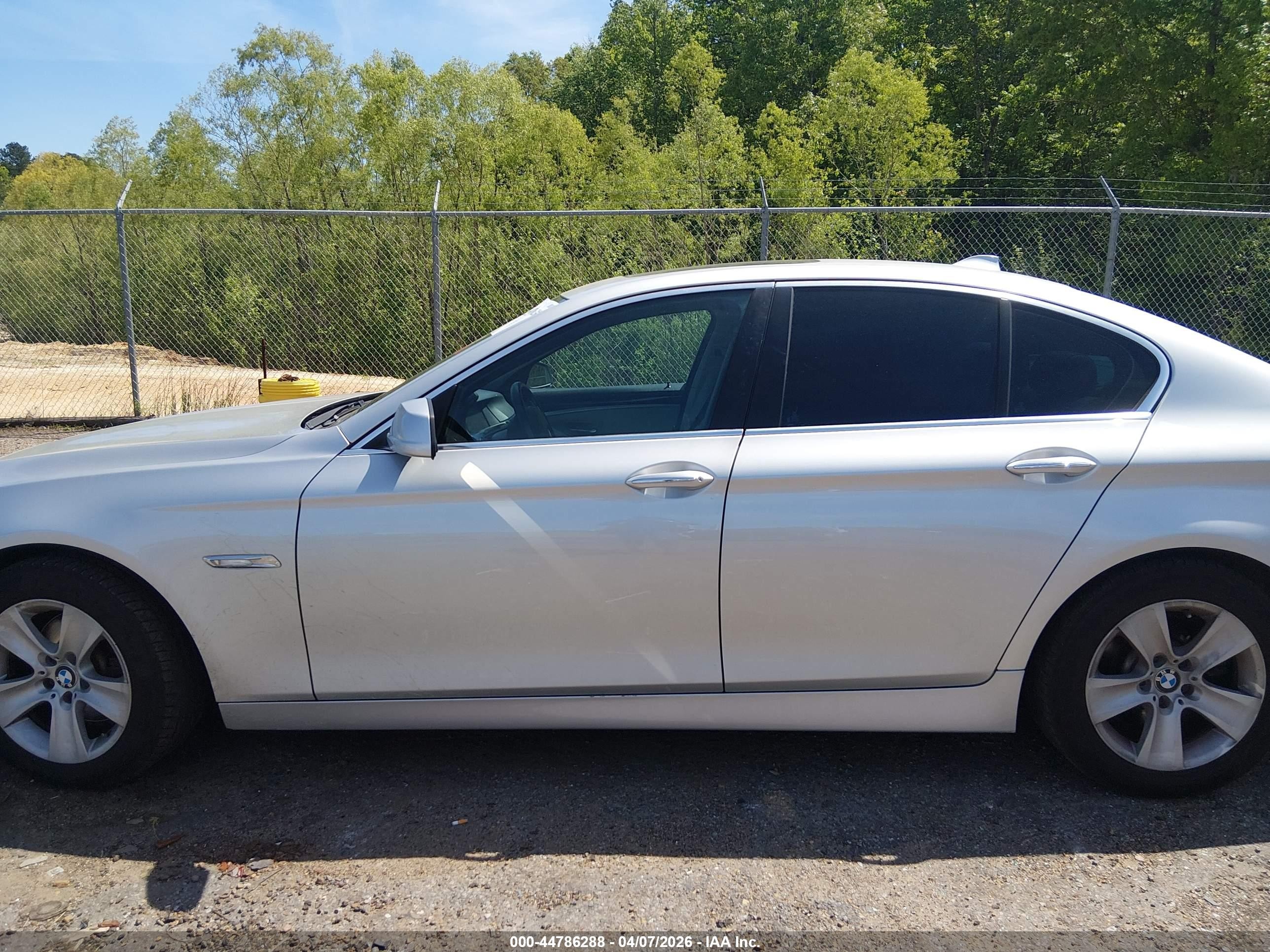 2011 Bmw 528i Gray vin: WBAFR1C51BDJ97525