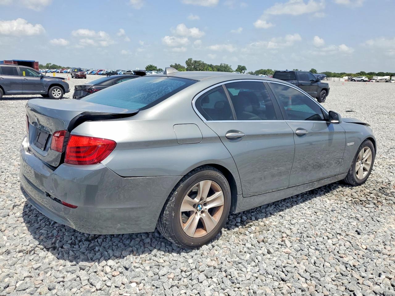 2011 Bmw 528 I Серый vin: WBAFR1C52BC260024