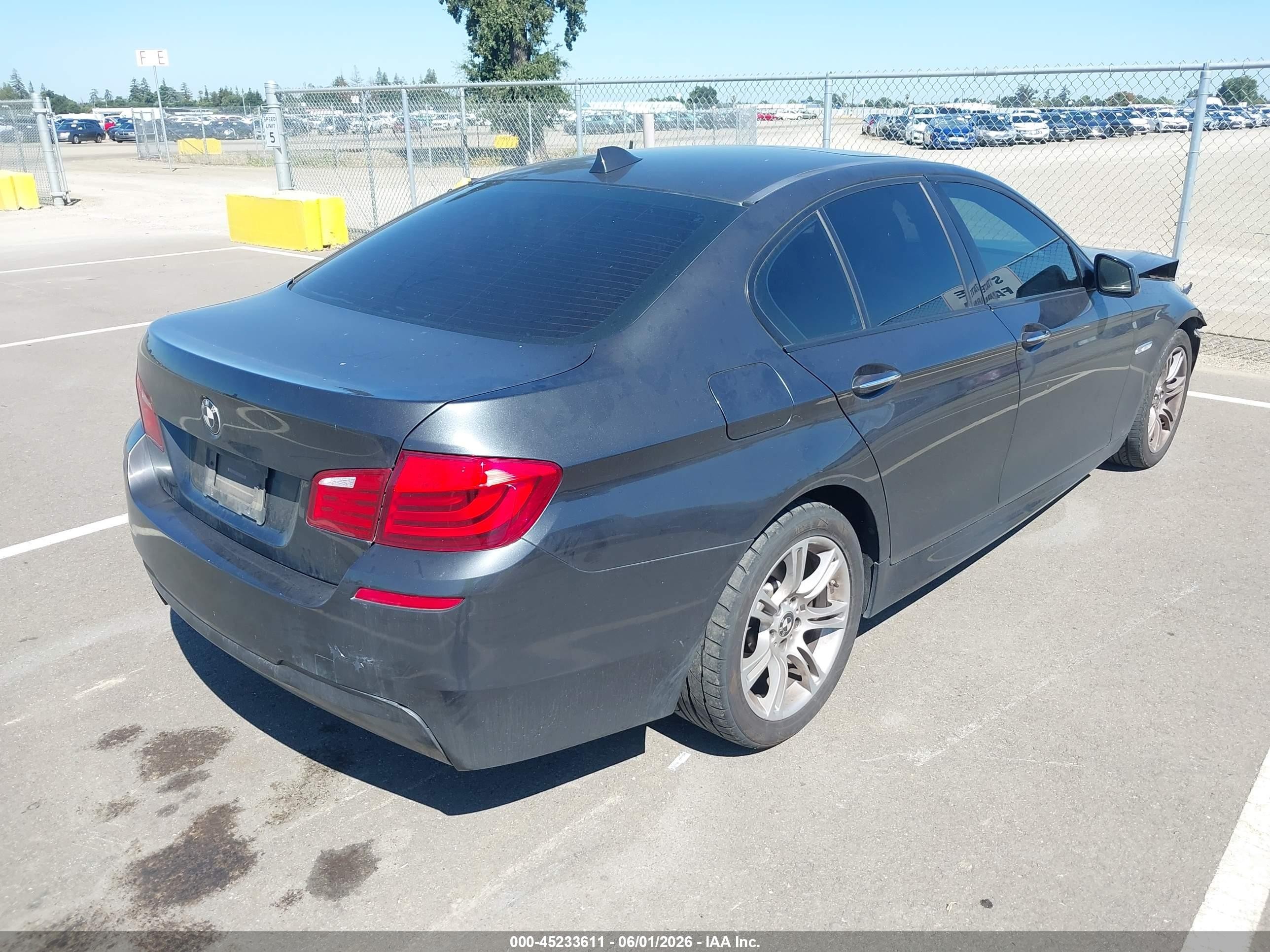 2011 Bmw 528i   Серый vin: WBAFR1C52BC748664