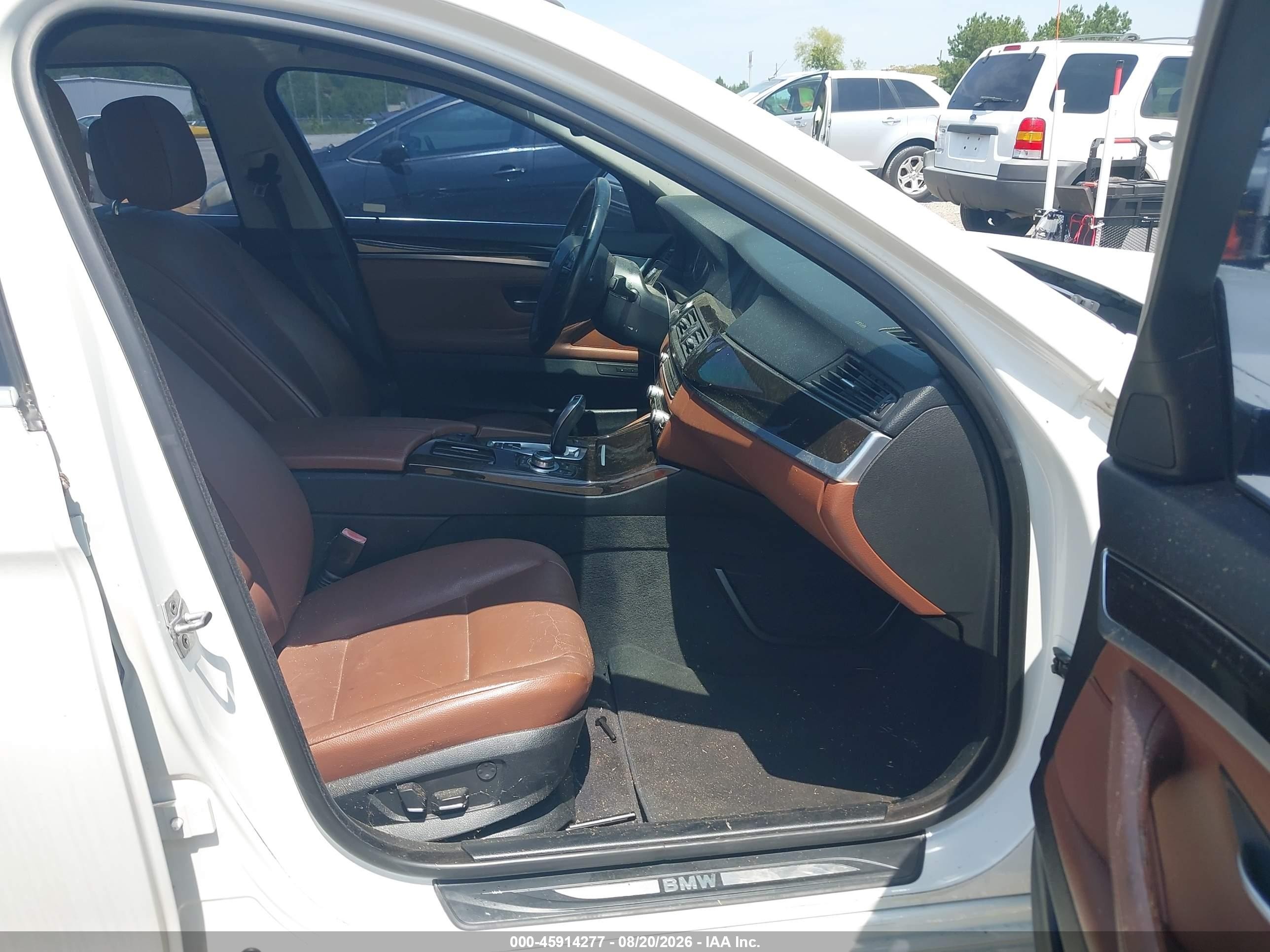 2011 Bmw 528i   Белый vin: WBAFR1C53BC748866