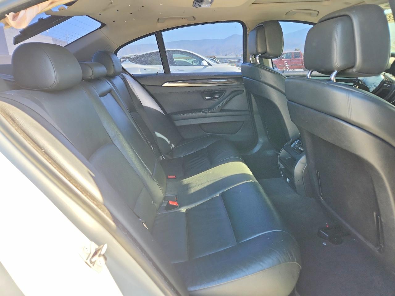 2011 Bmw 528 I White vin: WBAFR1C54BC742655