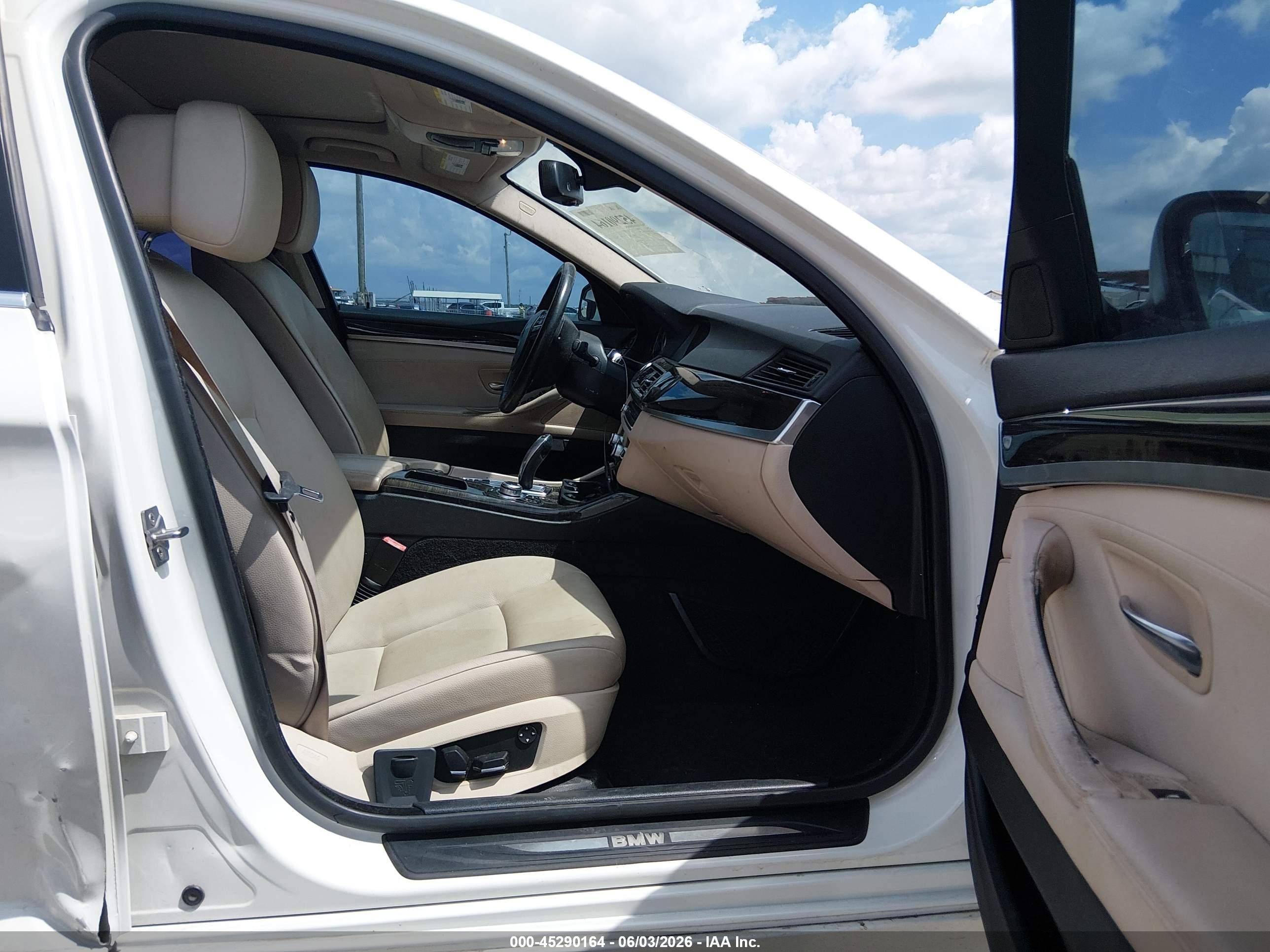 2011 Bmw 528i   White vin: WBAFR1C56BC737537