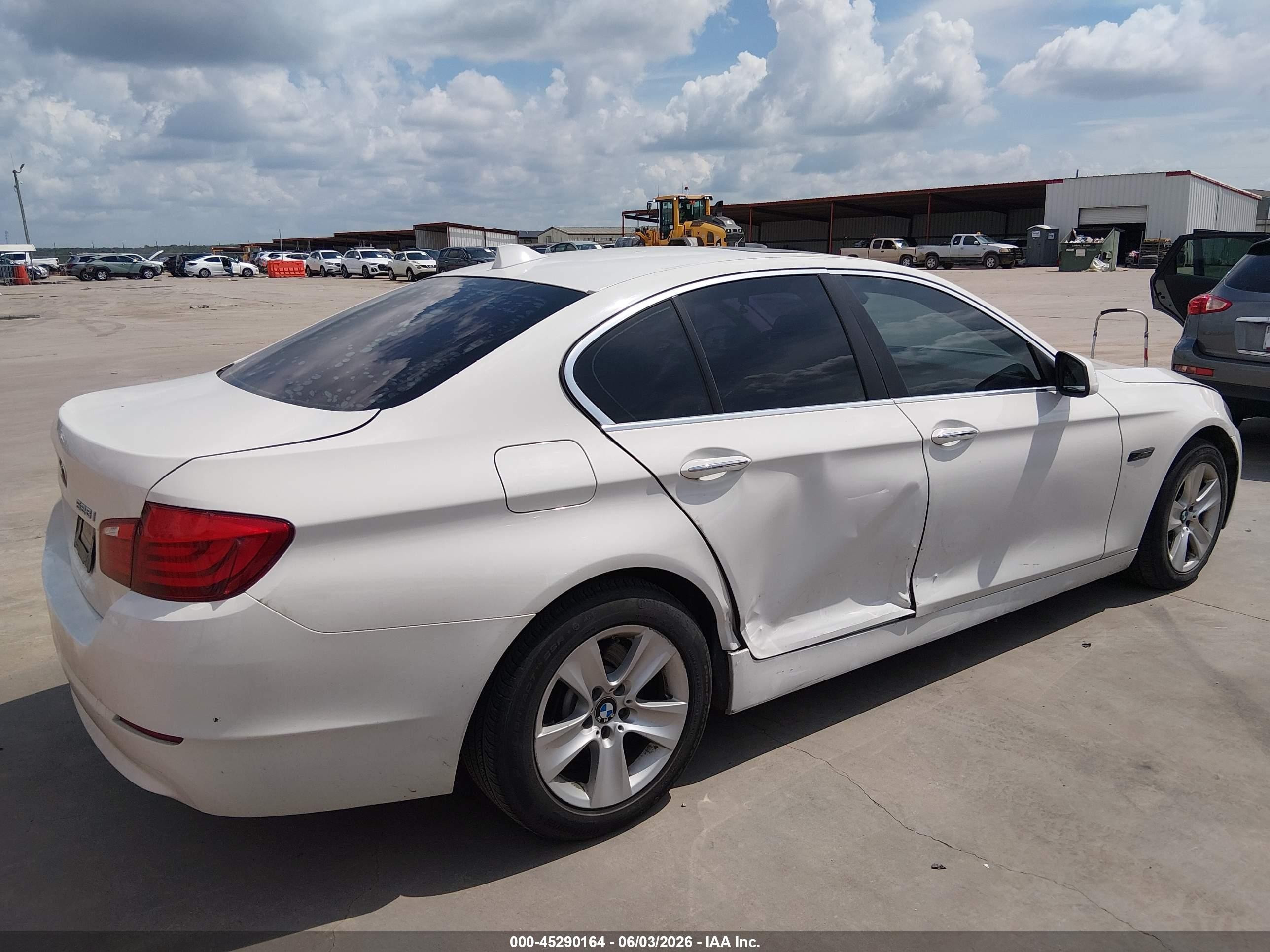 2011 Bmw 528i   White vin: WBAFR1C56BC737537