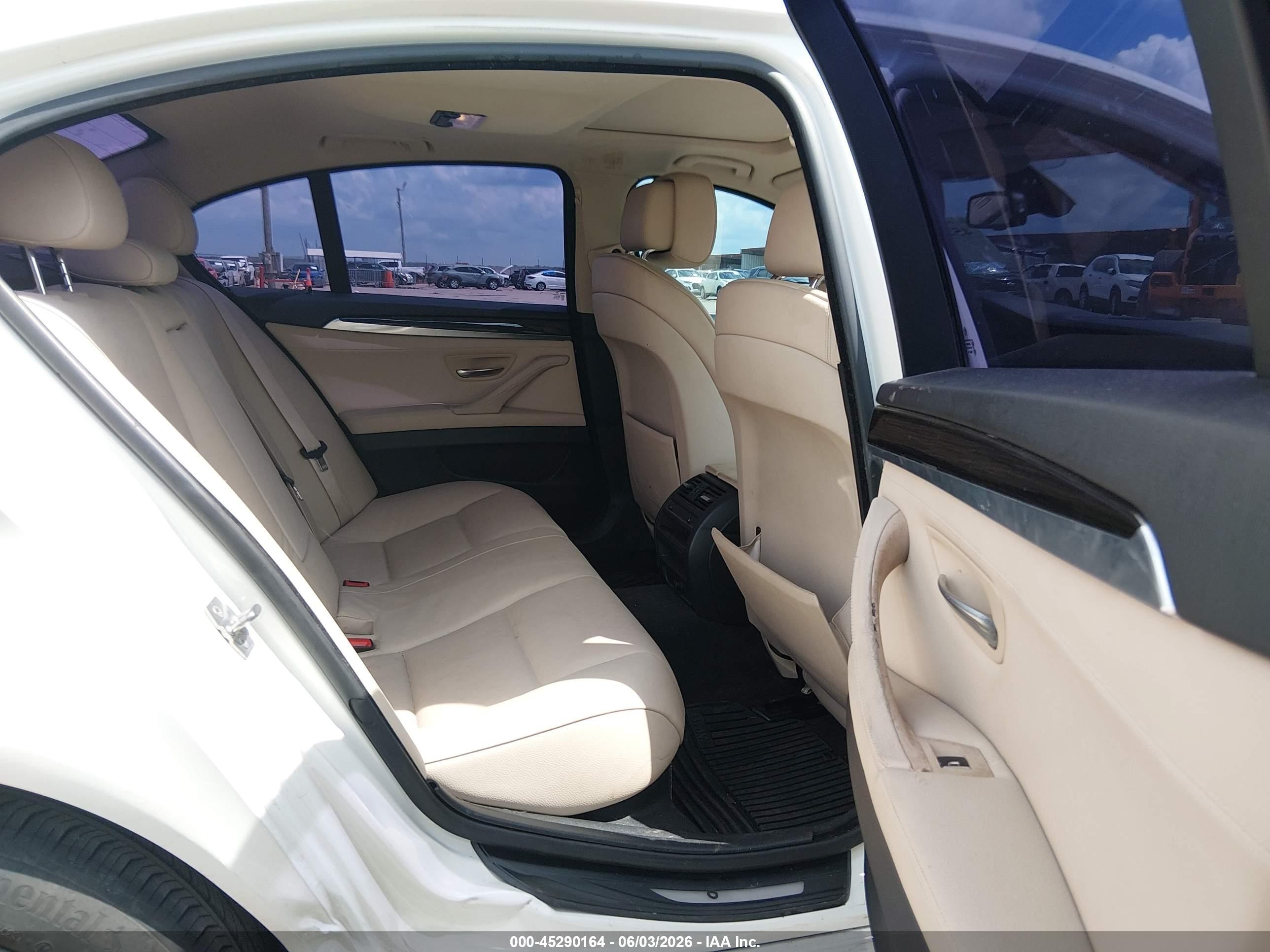 2011 Bmw 528i   White vin: WBAFR1C56BC737537