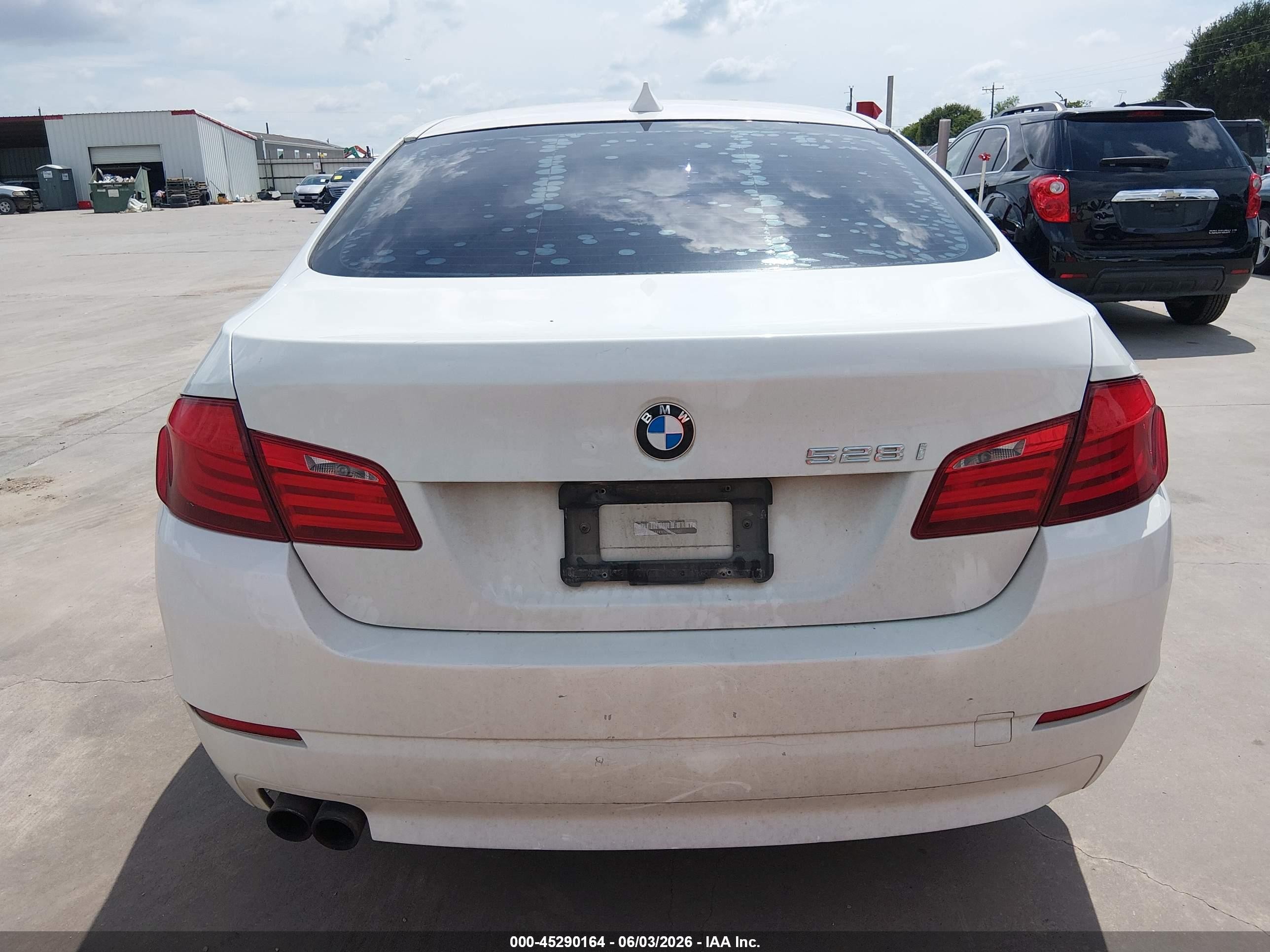 2011 Bmw 528i   White vin: WBAFR1C56BC737537