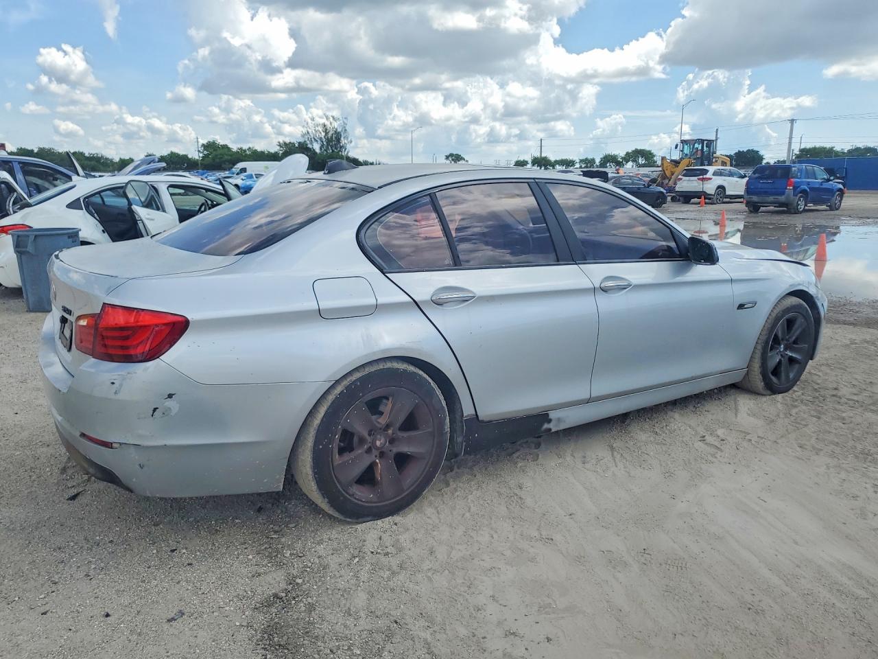 2011 Bmw 528 I Серебряный vin: WBAFR1C58BDS36563