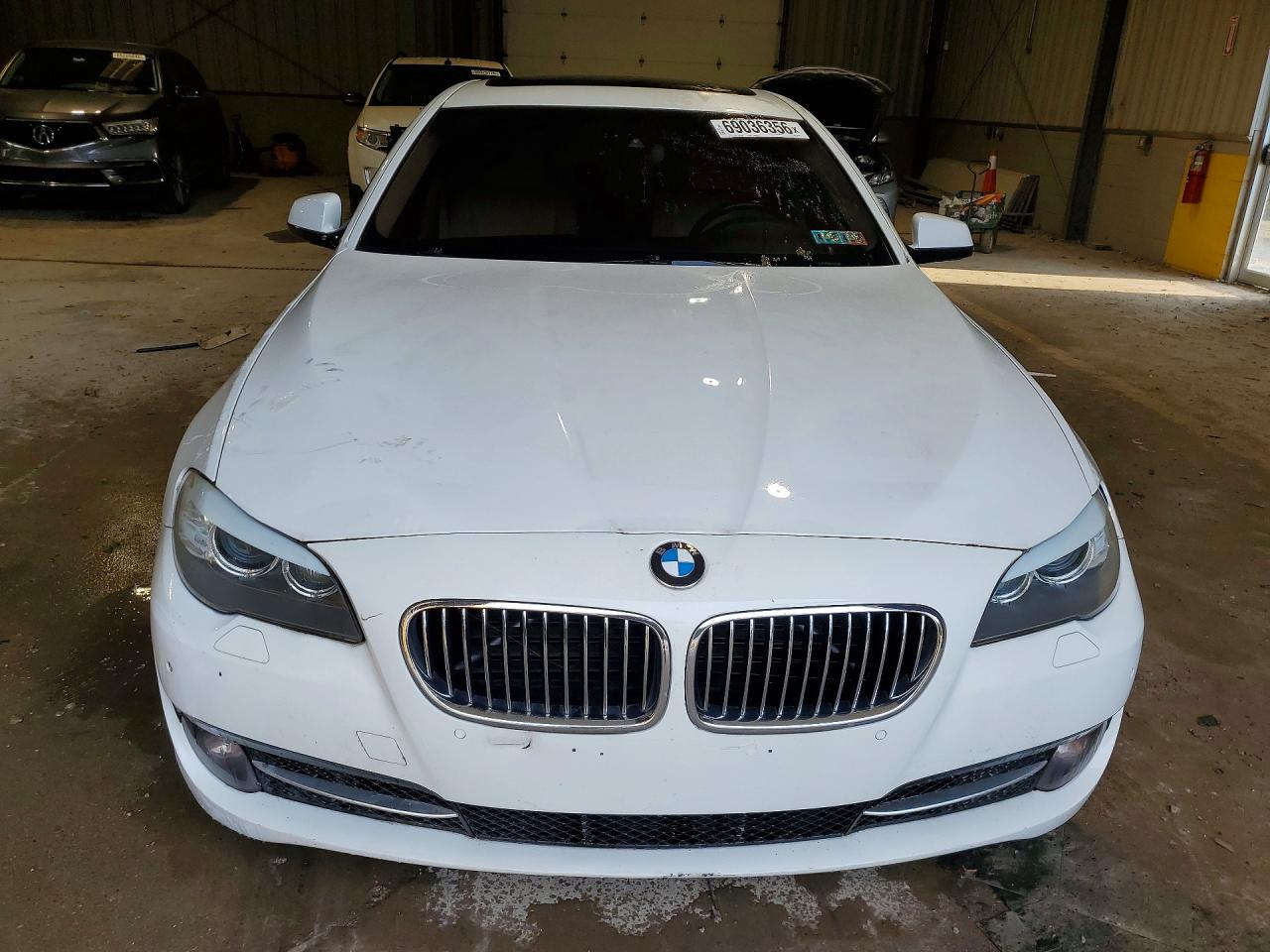 2011 Bmw 528 I Белый vin: WBAFR1C59BC260425