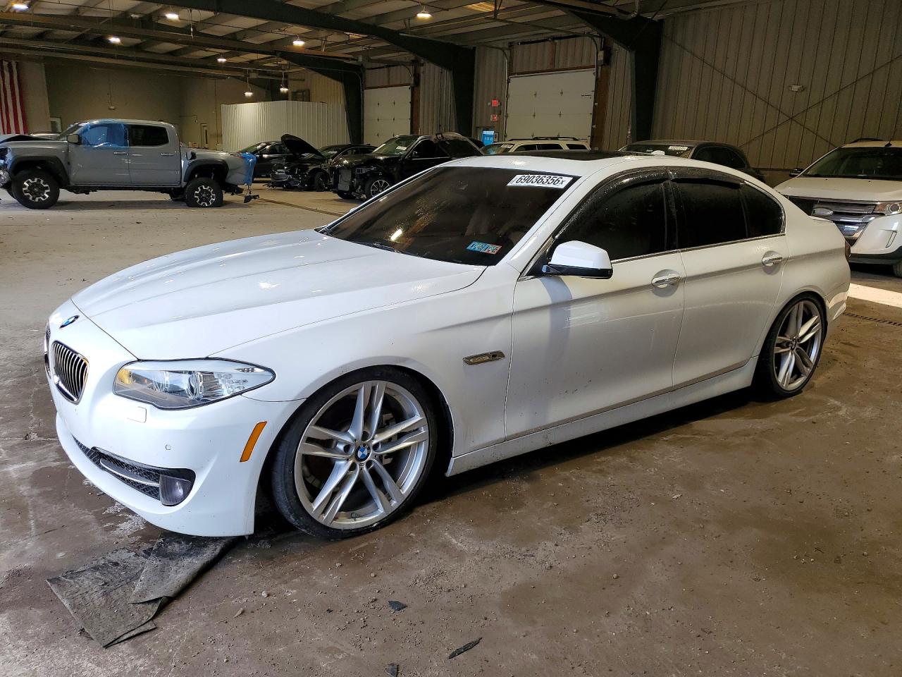 2011 Bmw 528 I Белый vin: WBAFR1C59BC260425