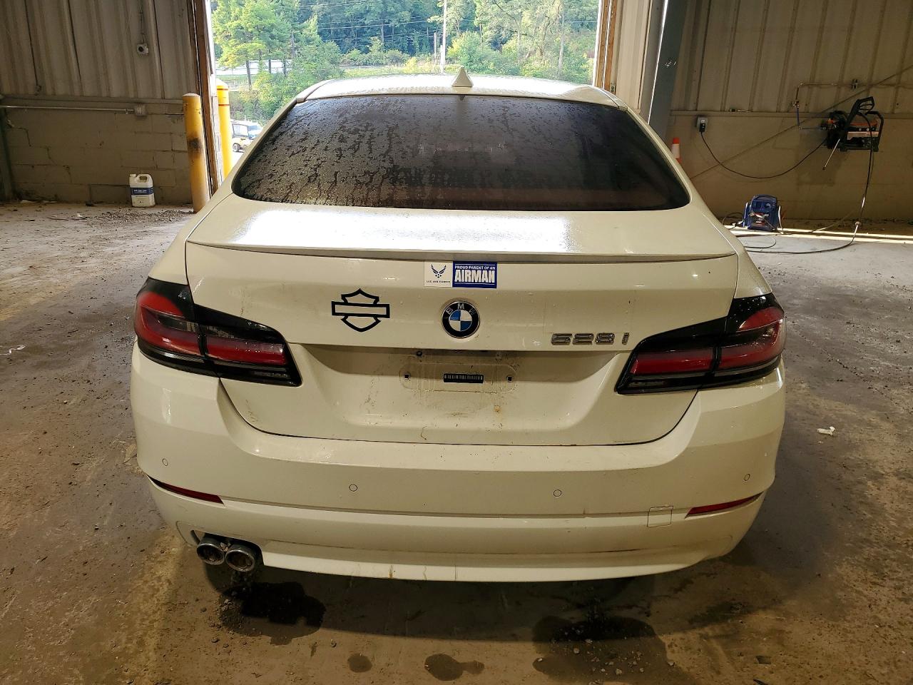 2011 Bmw 528 I Белый vin: WBAFR1C59BC260425