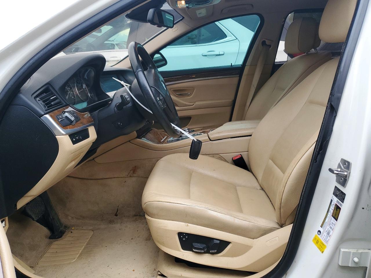 2011 Bmw 528 I Белый vin: WBAFR1C59BC260425
