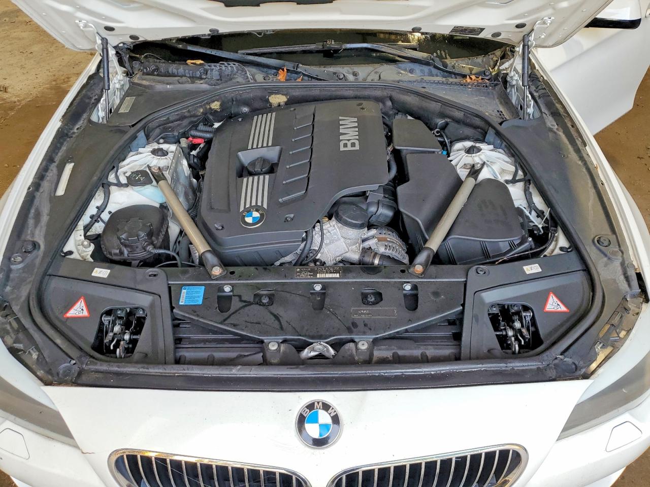 2011 Bmw 528 I Белый vin: WBAFR1C59BC260425