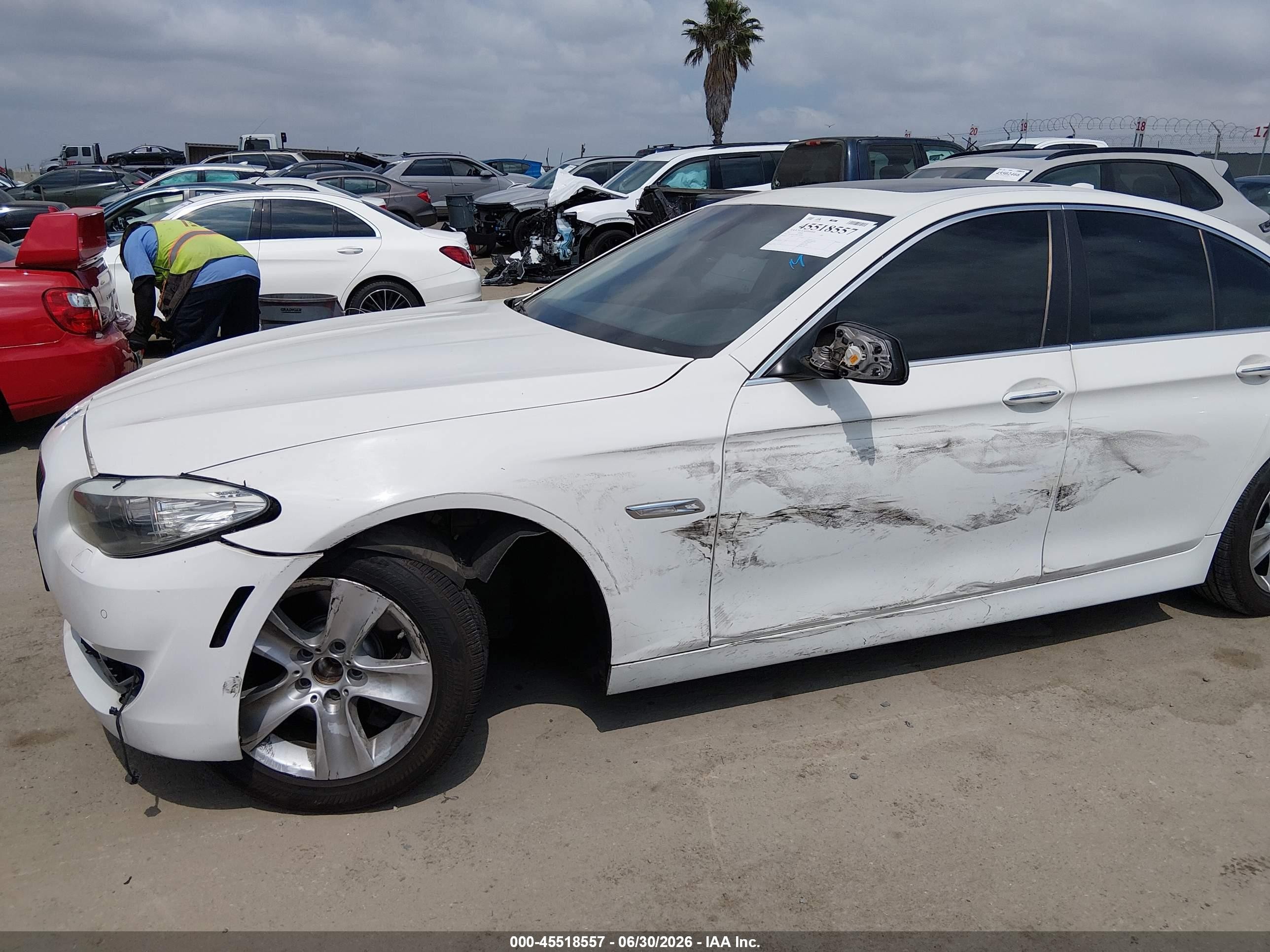 2011 Bmw 528i   White vin: WBAFR1C59BC742862