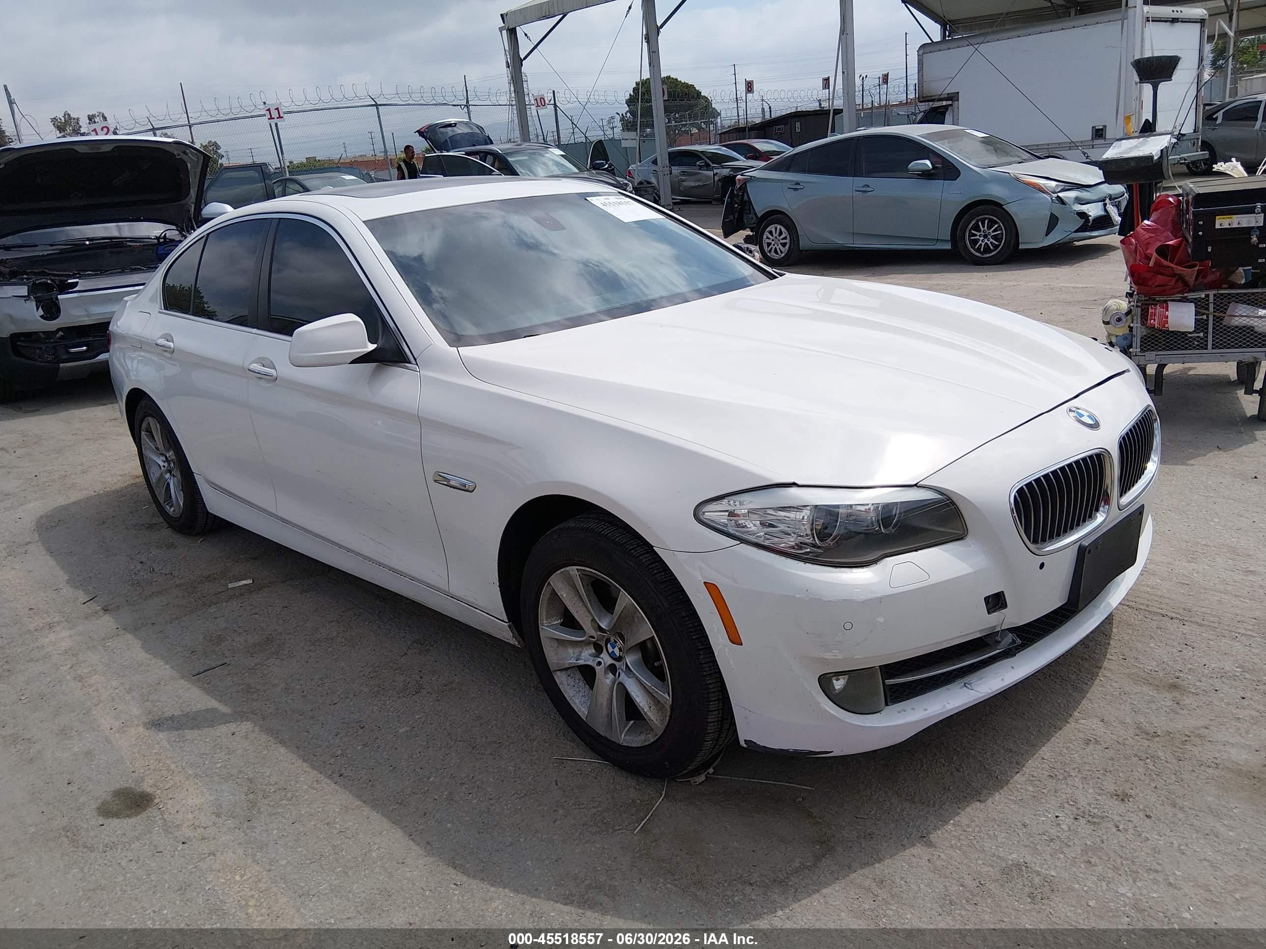 2011 Bmw 528i   White vin: WBAFR1C59BC742862