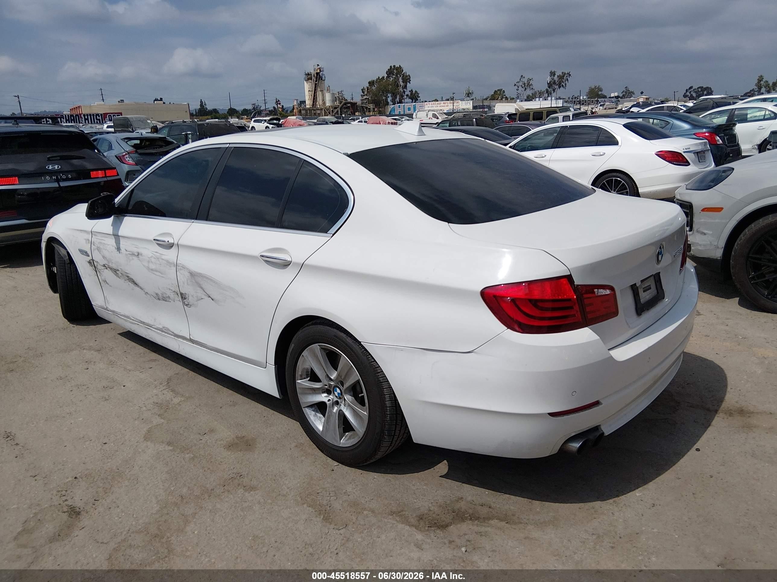 2011 Bmw 528i   White vin: WBAFR1C59BC742862