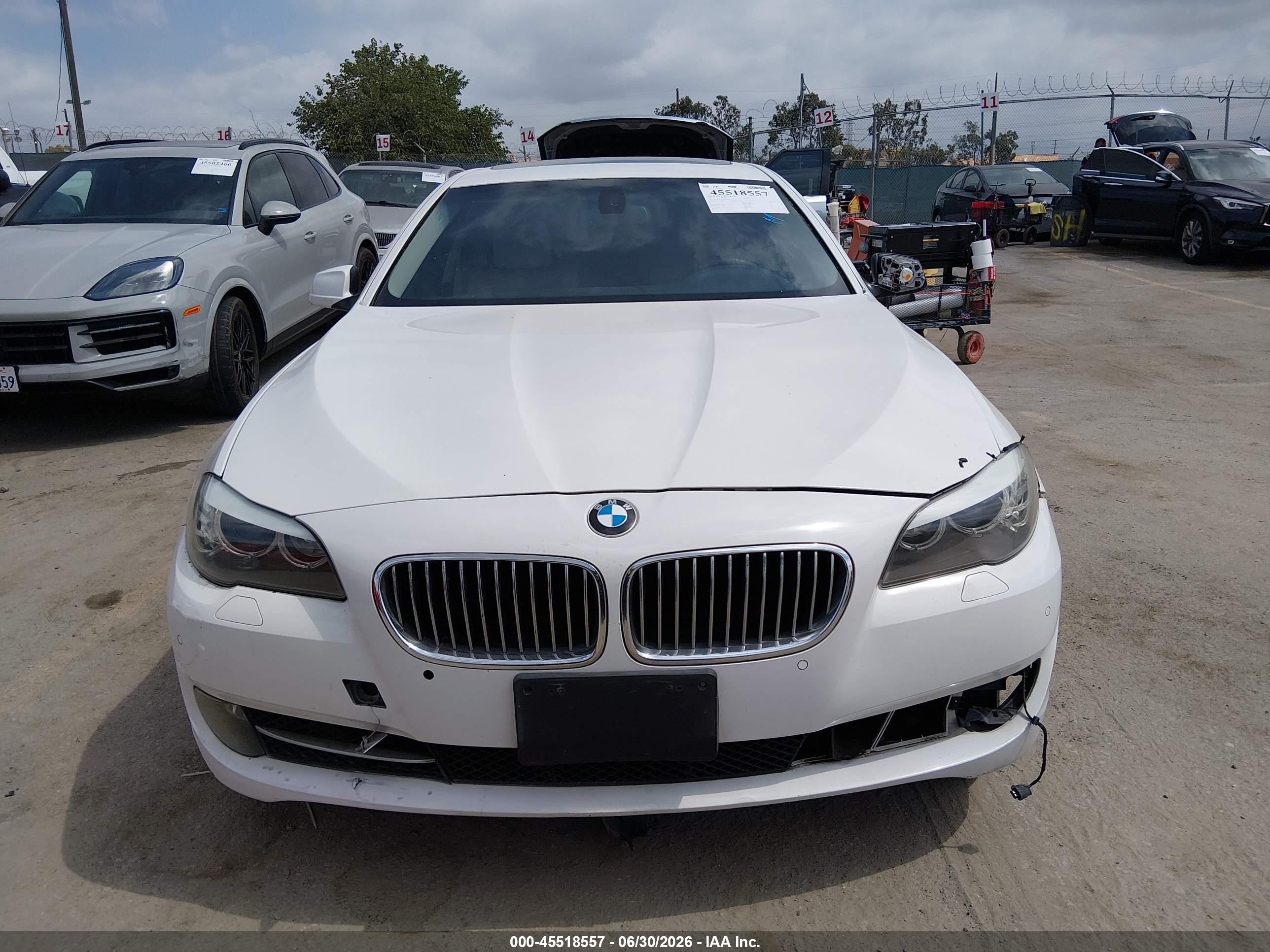 2011 Bmw 528i   White vin: WBAFR1C59BC742862