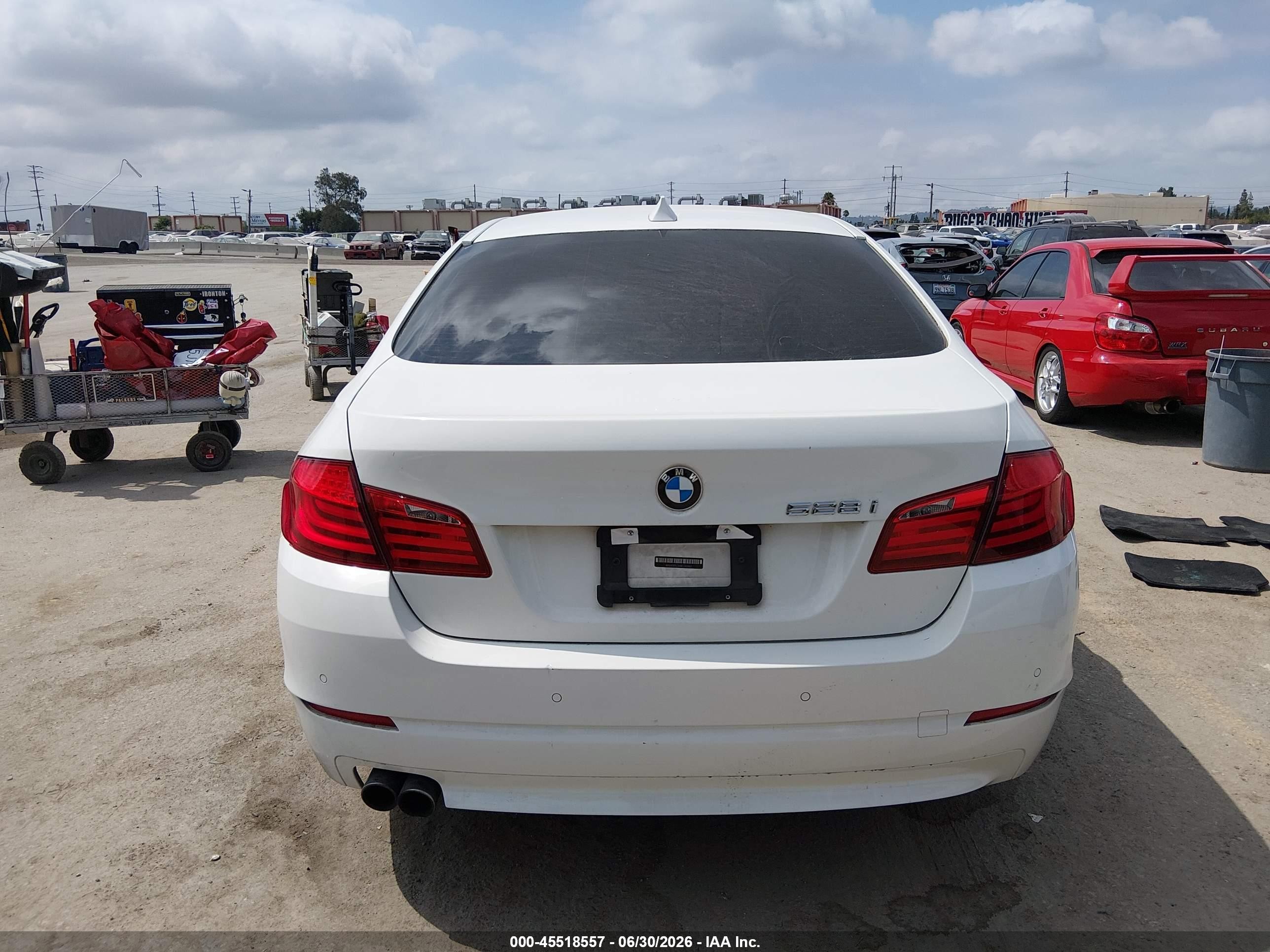 2011 Bmw 528i   White vin: WBAFR1C59BC742862