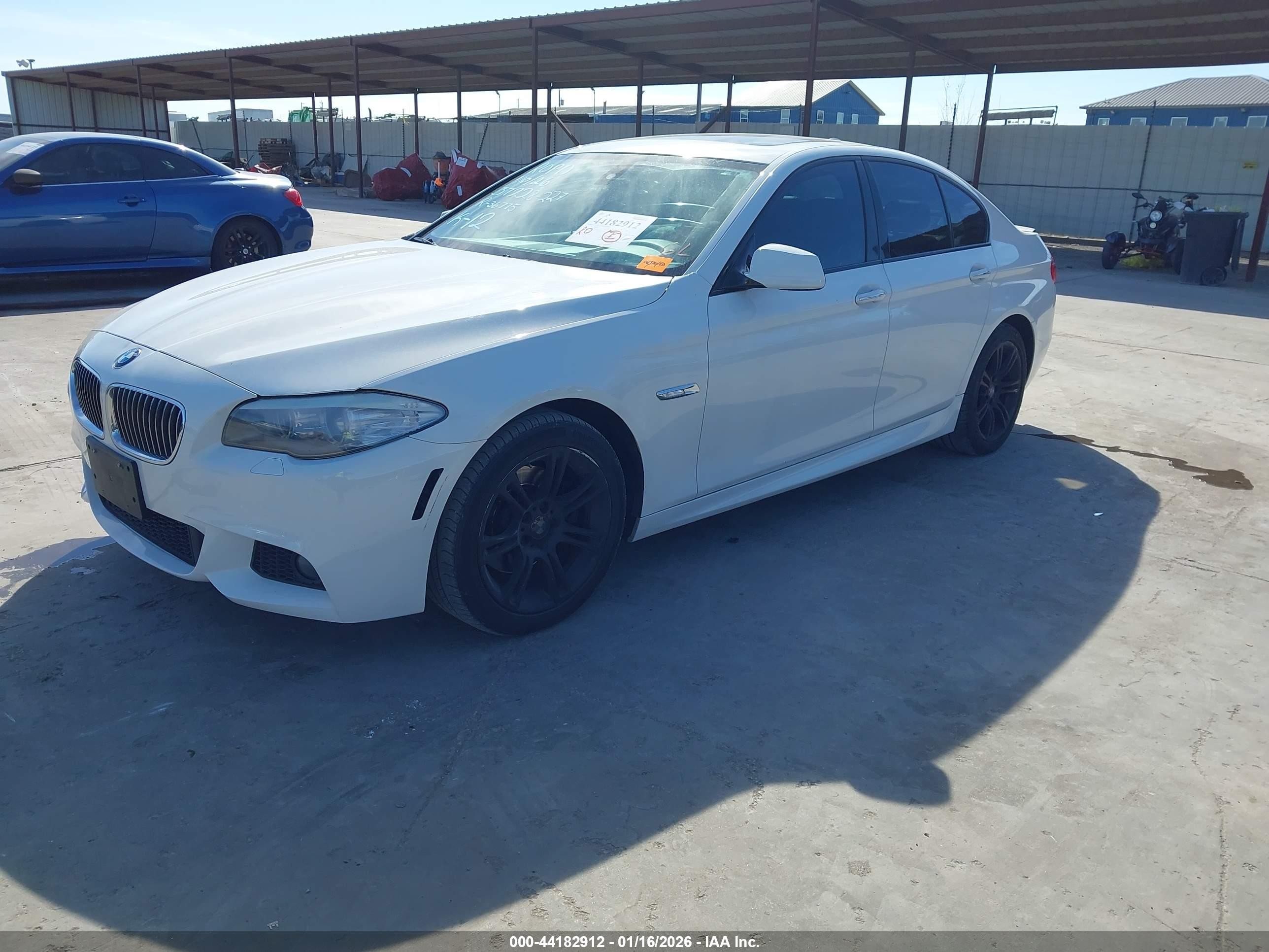 2011 Bmw 528i   Белый vin: WBAFR1C59BC748001
