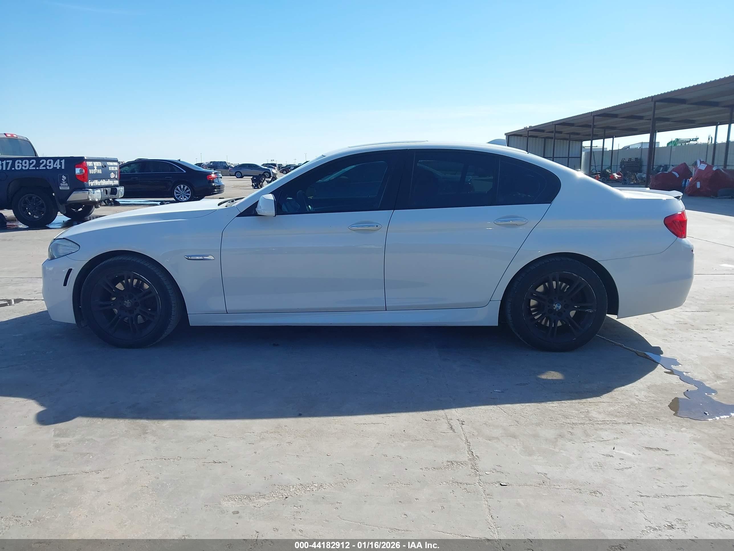 2011 Bmw 528i   Белый vin: WBAFR1C59BC748001