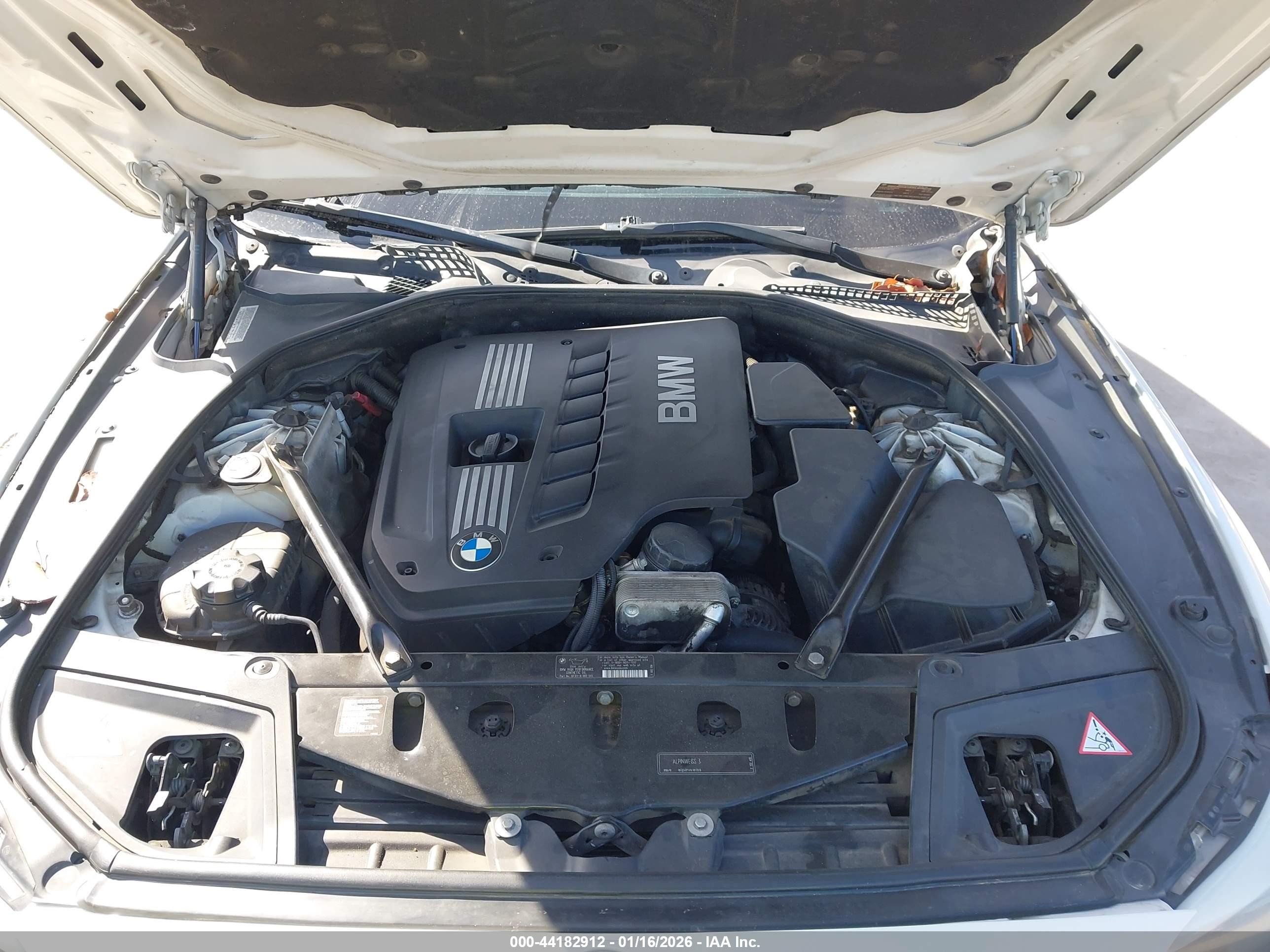 2011 Bmw 528i   Белый vin: WBAFR1C59BC748001