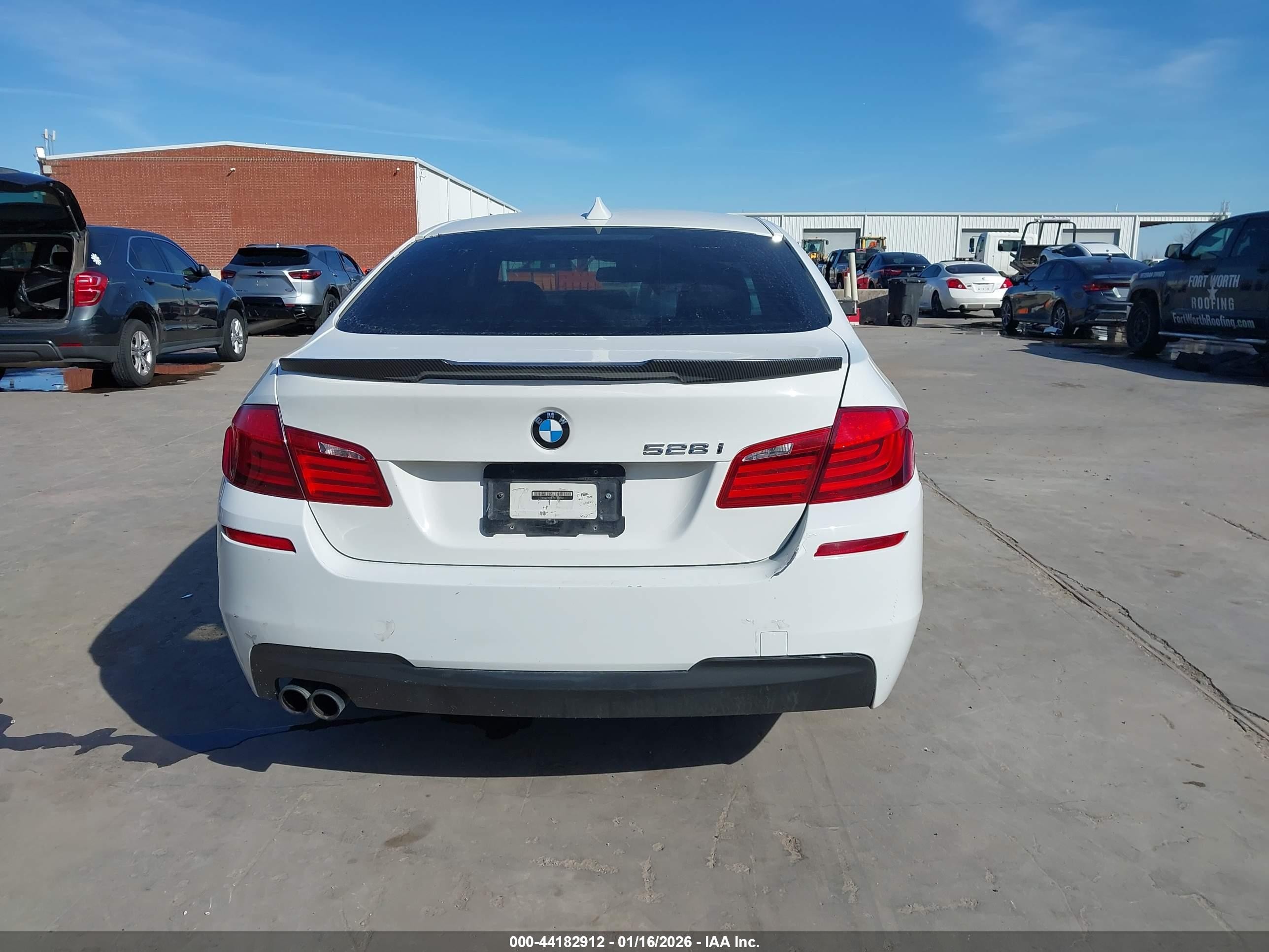 2011 Bmw 528i   Белый vin: WBAFR1C59BC748001