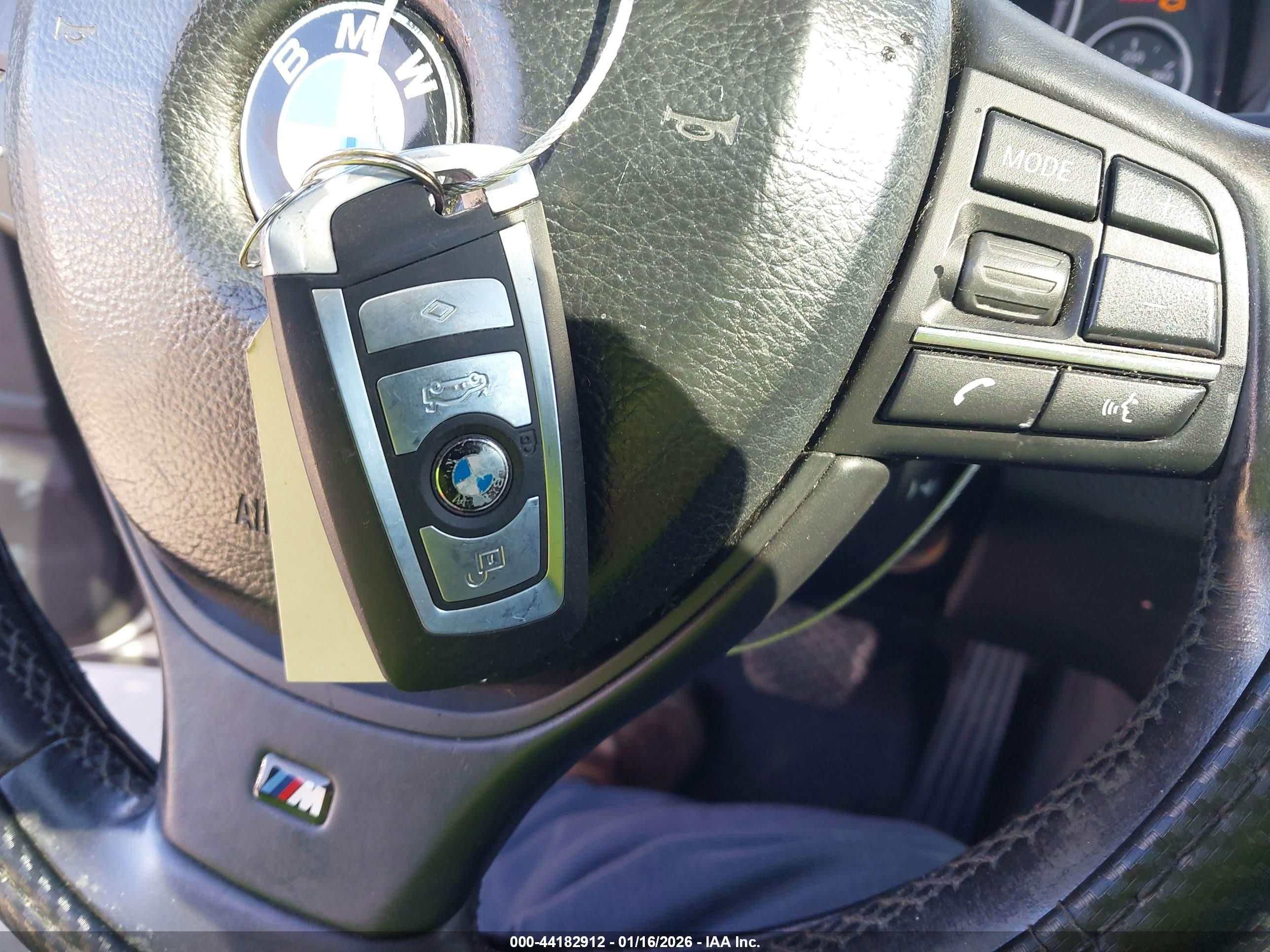 2011 Bmw 528i   Белый vin: WBAFR1C59BC748001