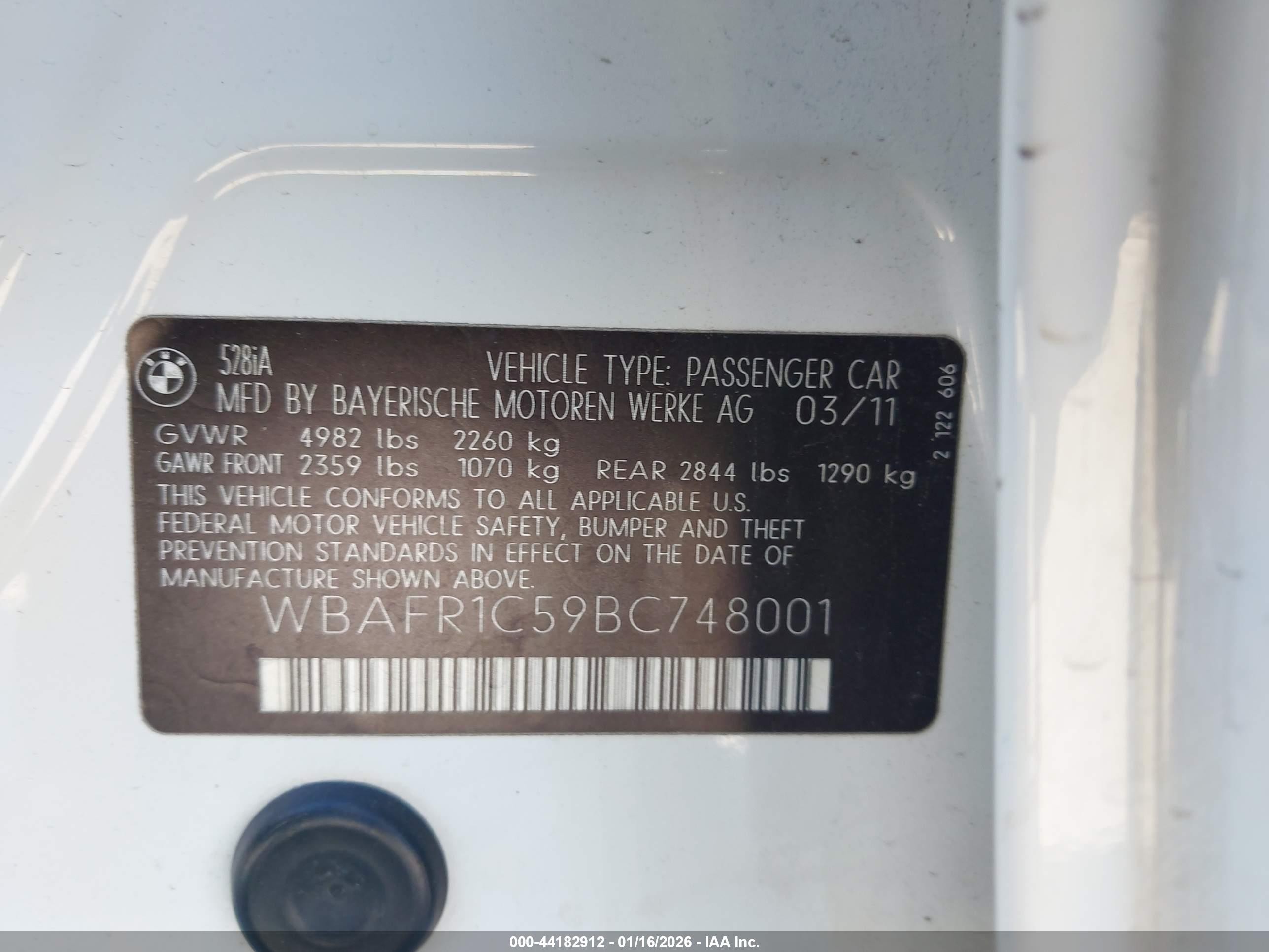 2011 Bmw 528i   Белый vin: WBAFR1C59BC748001